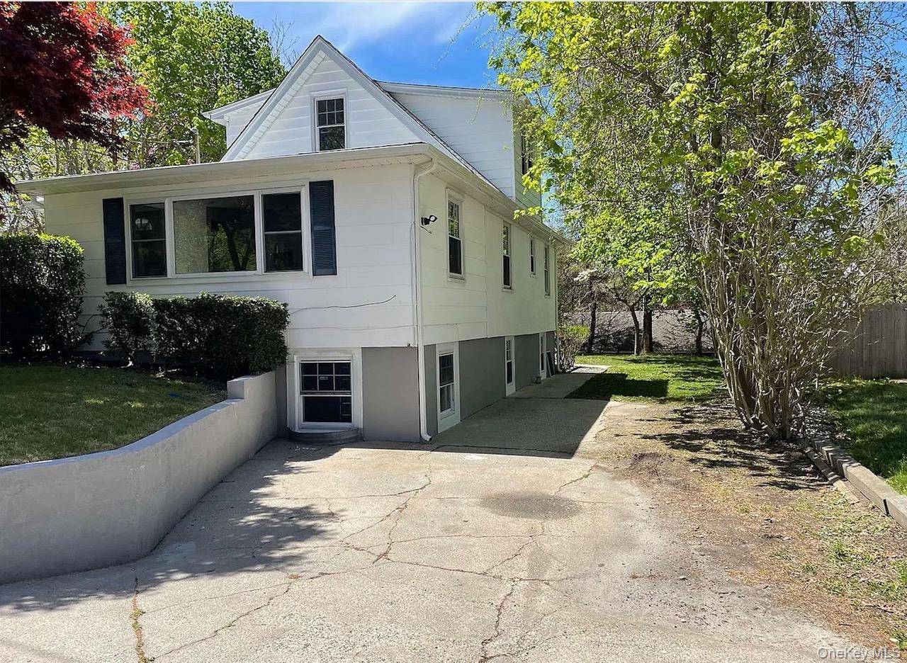 62 Satinwood RD, Rocky Point, NY 11778