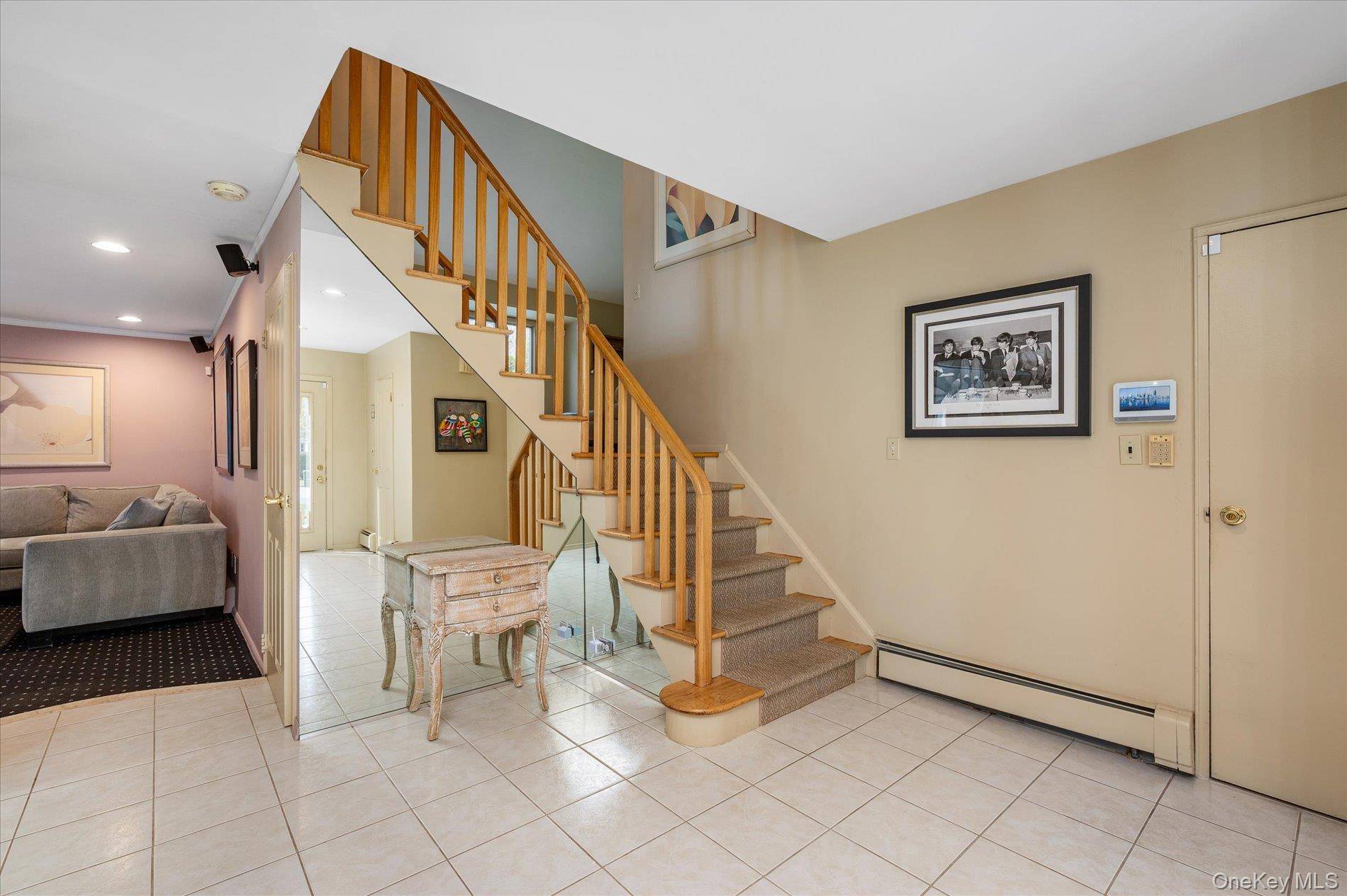 10 Klaibar LN, East Northport, NY 11731
