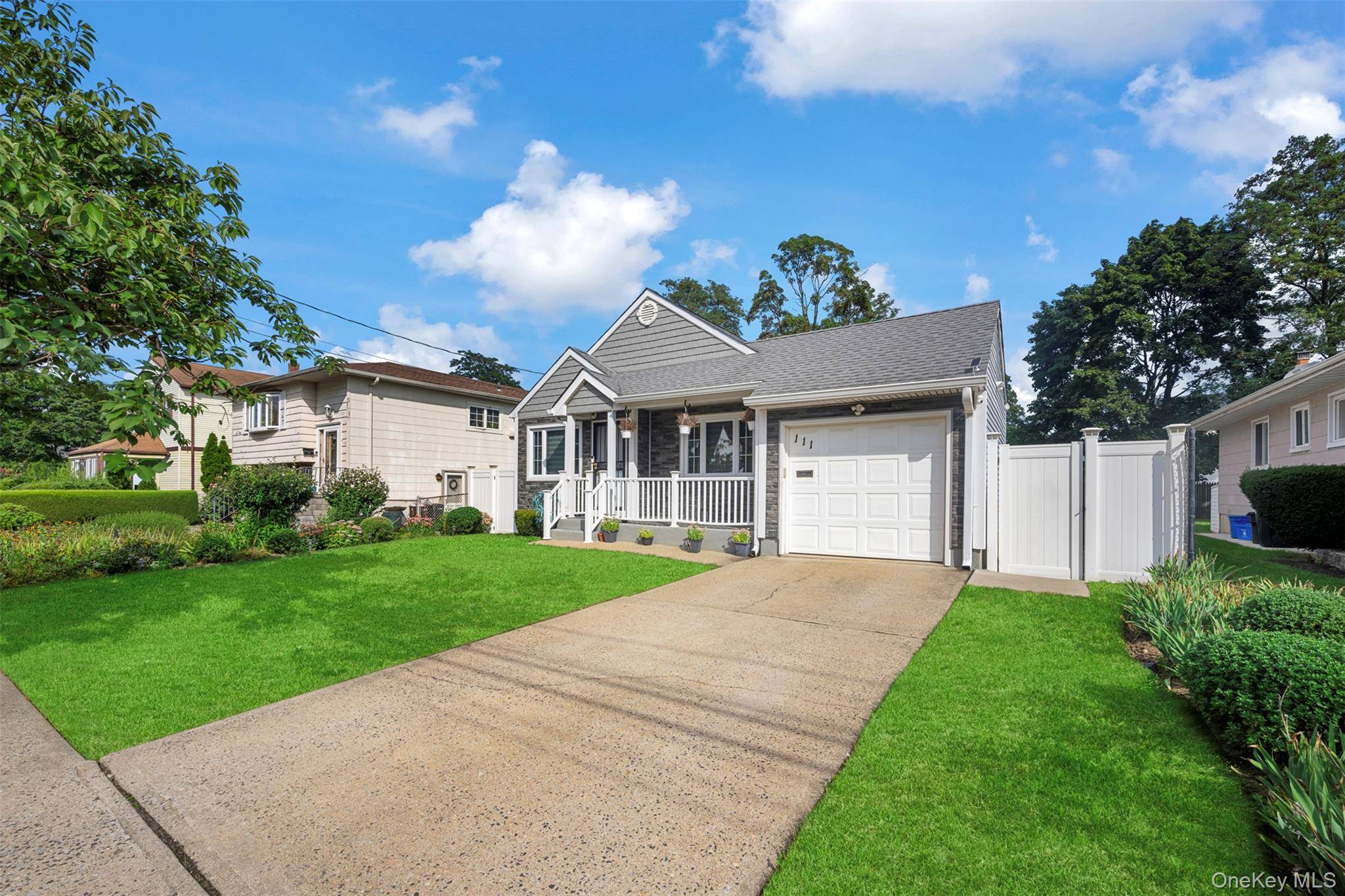 111 Woodside AVE, Freeport, NY 11520