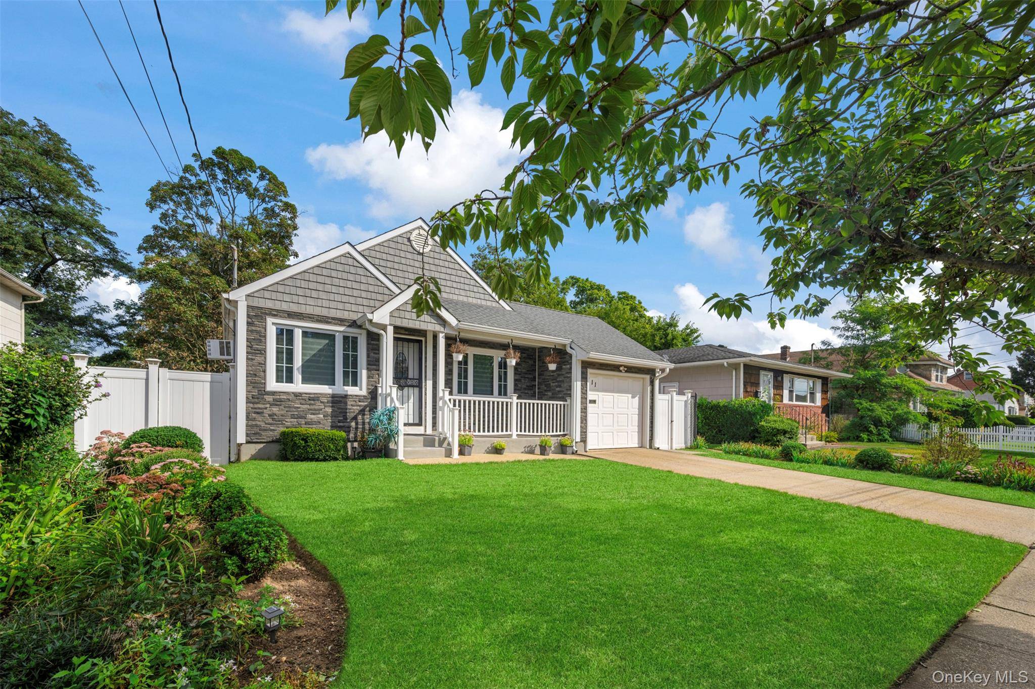 111 Woodside AVE, Freeport, NY 11520