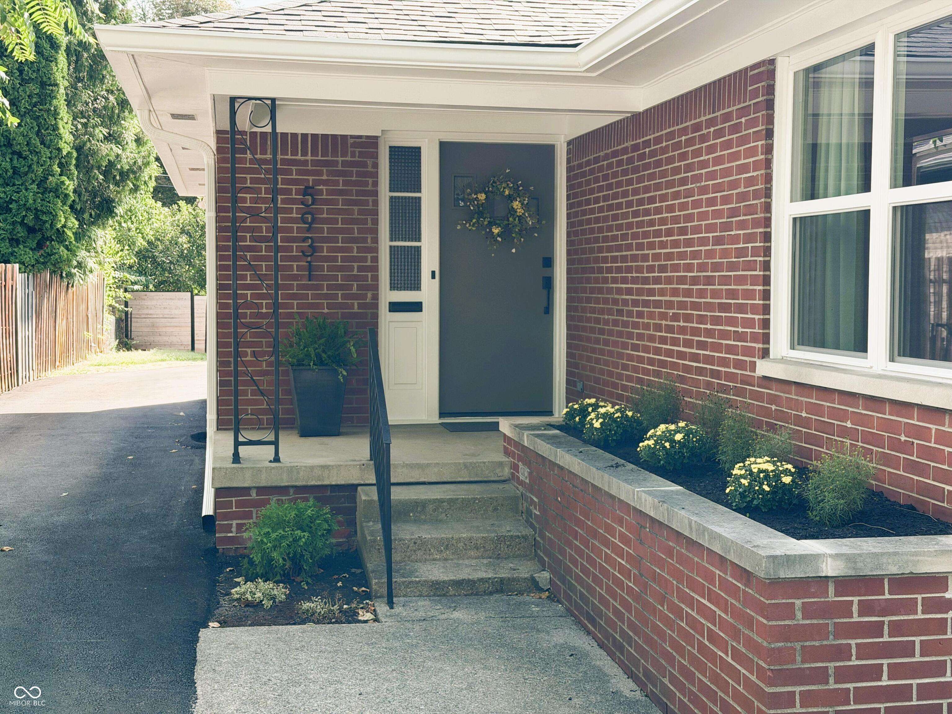 5931 Carrollton AVE, Indianapolis, IN 46220