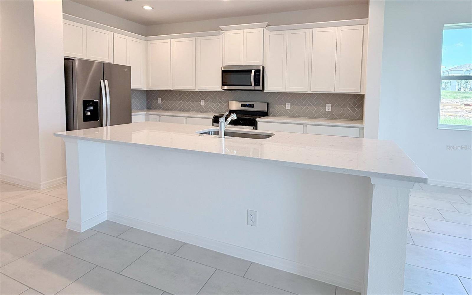 6736 SPOTTED EAGLE LOOP, Howey In The Hills, FL 34737
