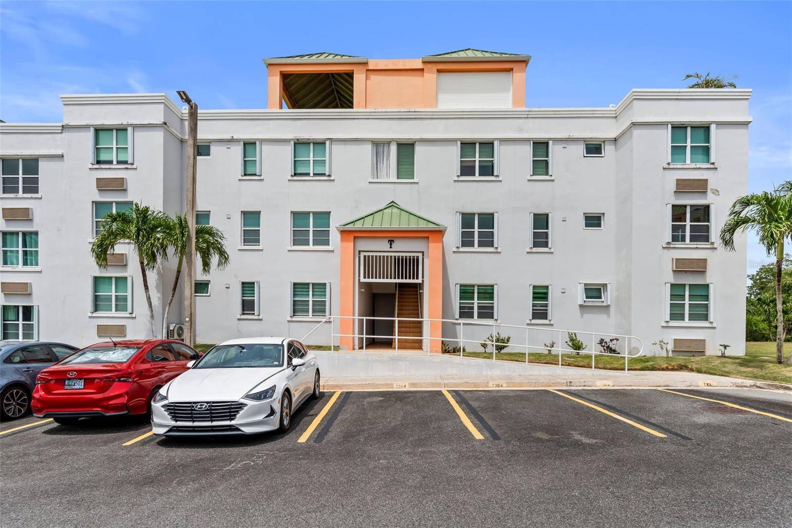 Cond. La Loma BLVD. LA LOMA #204, Fajardo, PR 00738