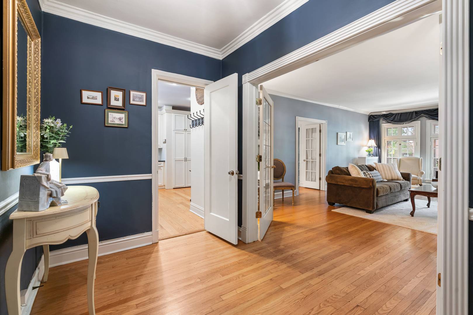496 Sheridan RD #1, Evanston, IL 60202