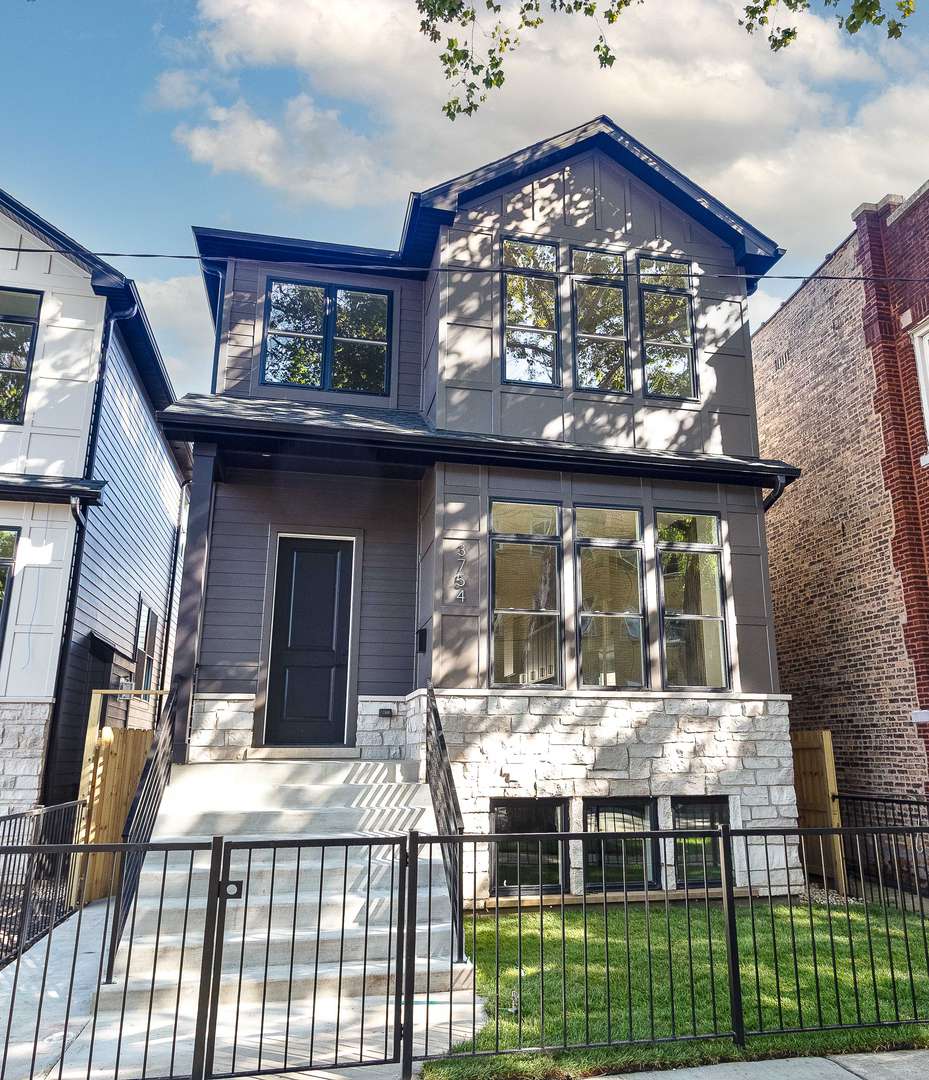 3754 W Sunnyside AVE, Chicago, IL 60625