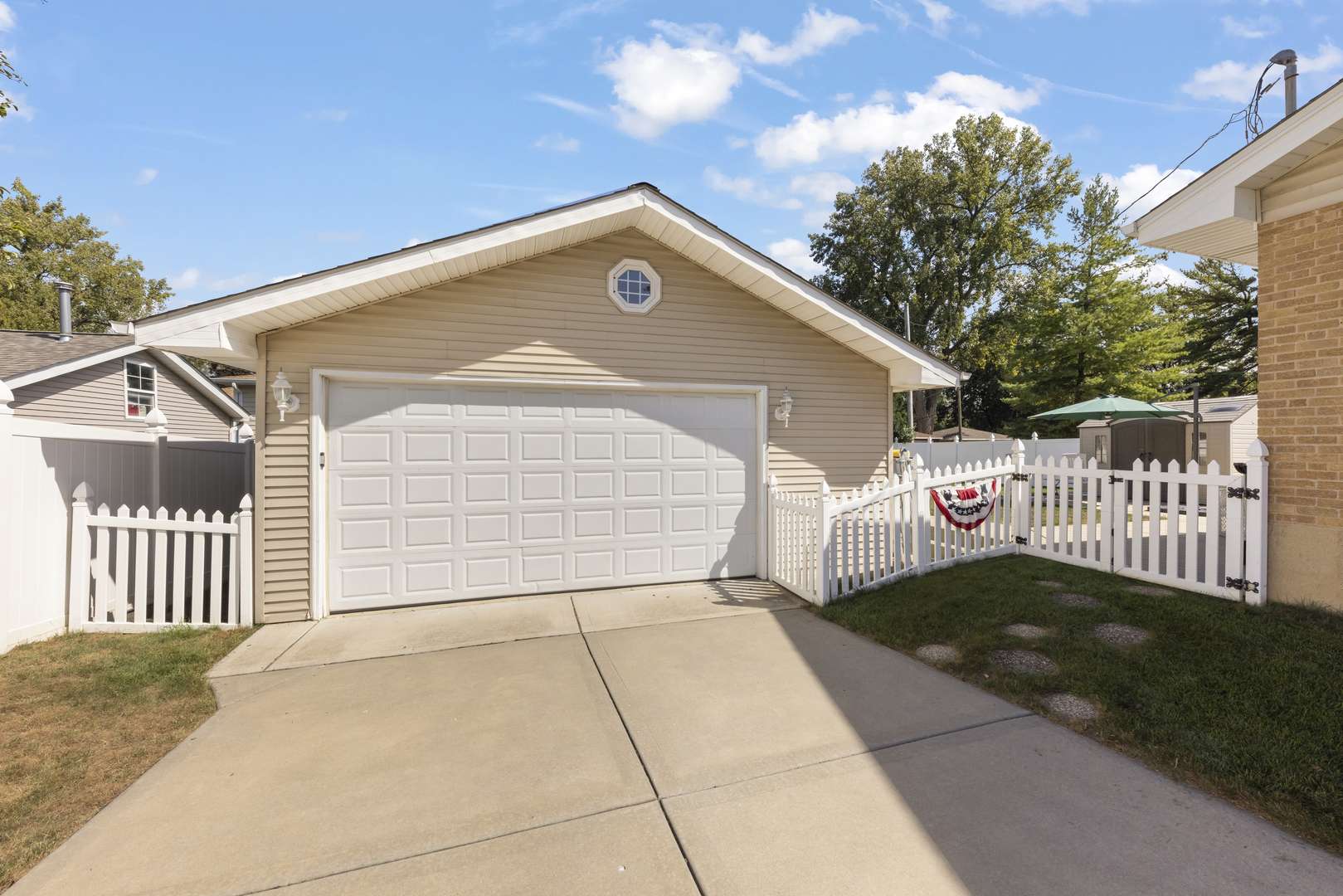207 S Wilmette AVE, Westmont, IL 60559