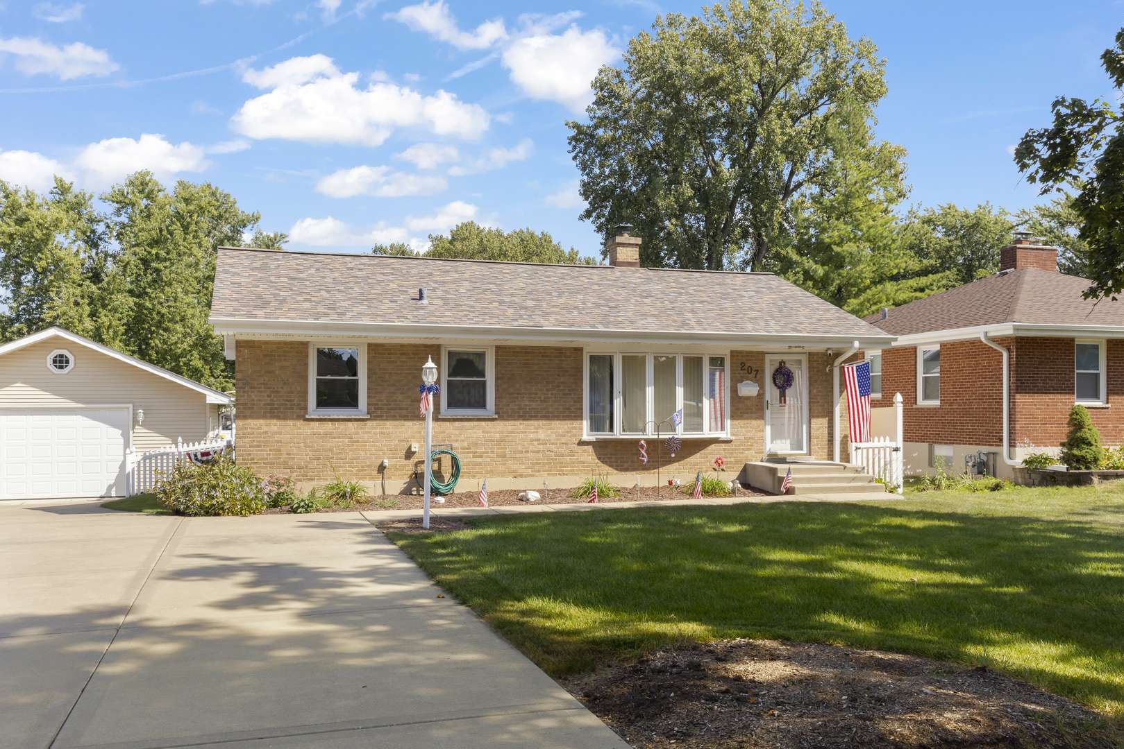 207 S Wilmette AVE, Westmont, IL 60559