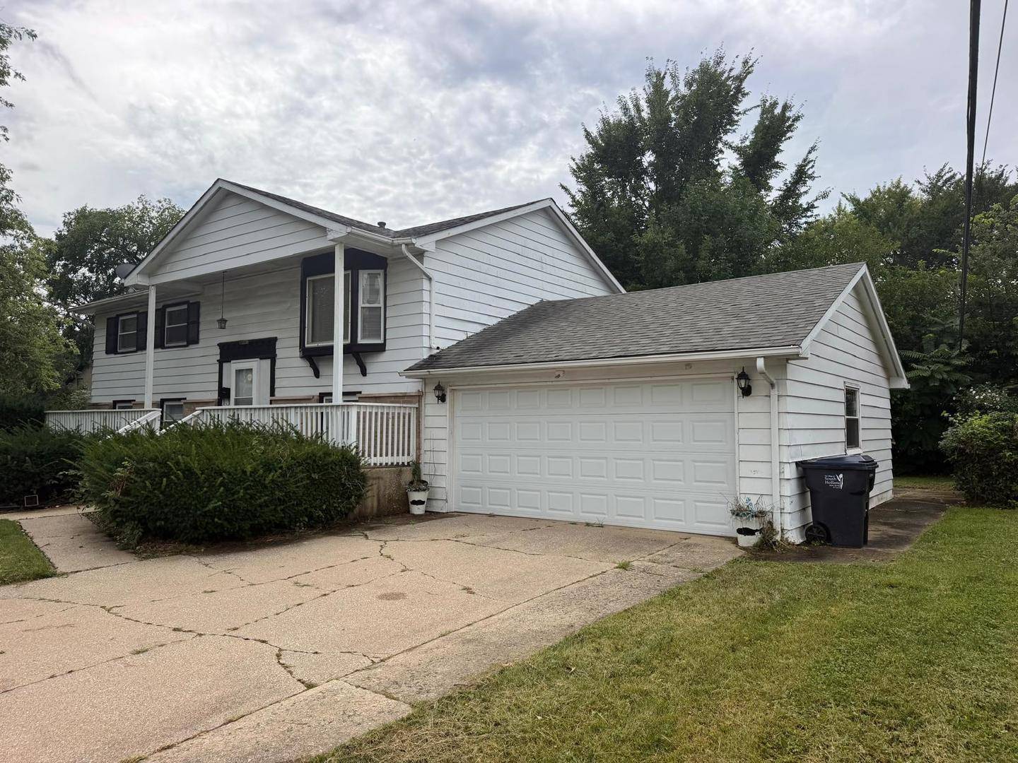 15726 Avalon AVE, South Holland, IL 60473