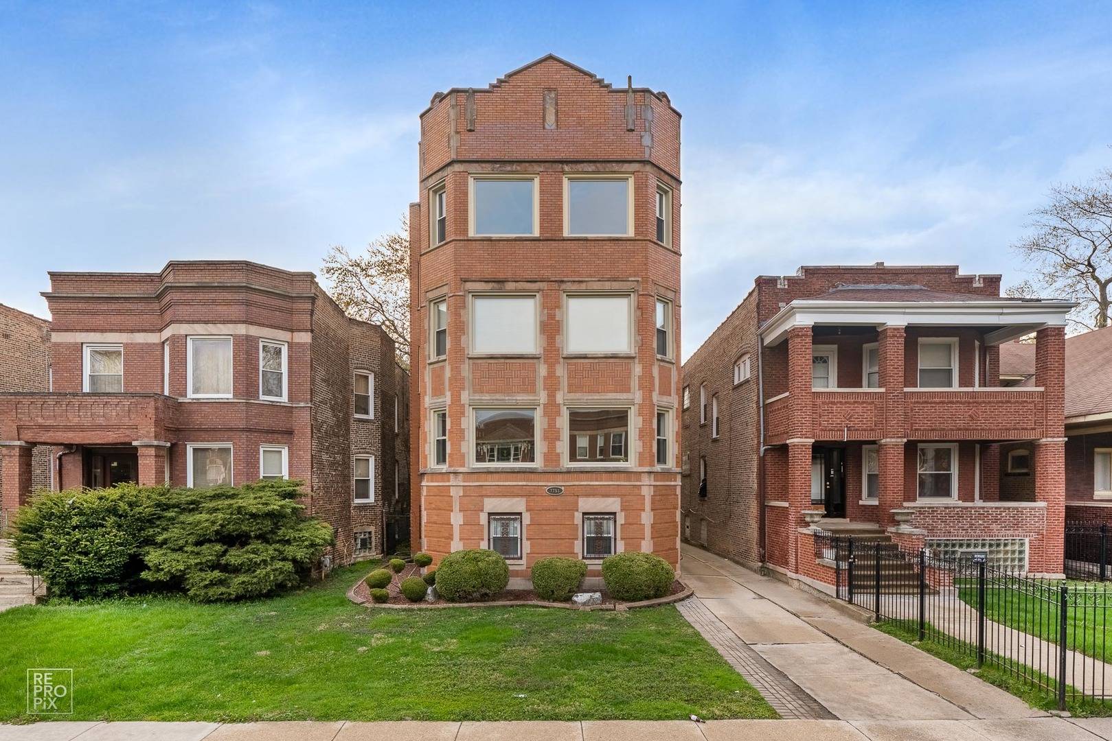 7751 S Saginaw AVE #3, Chicago, IL 60649