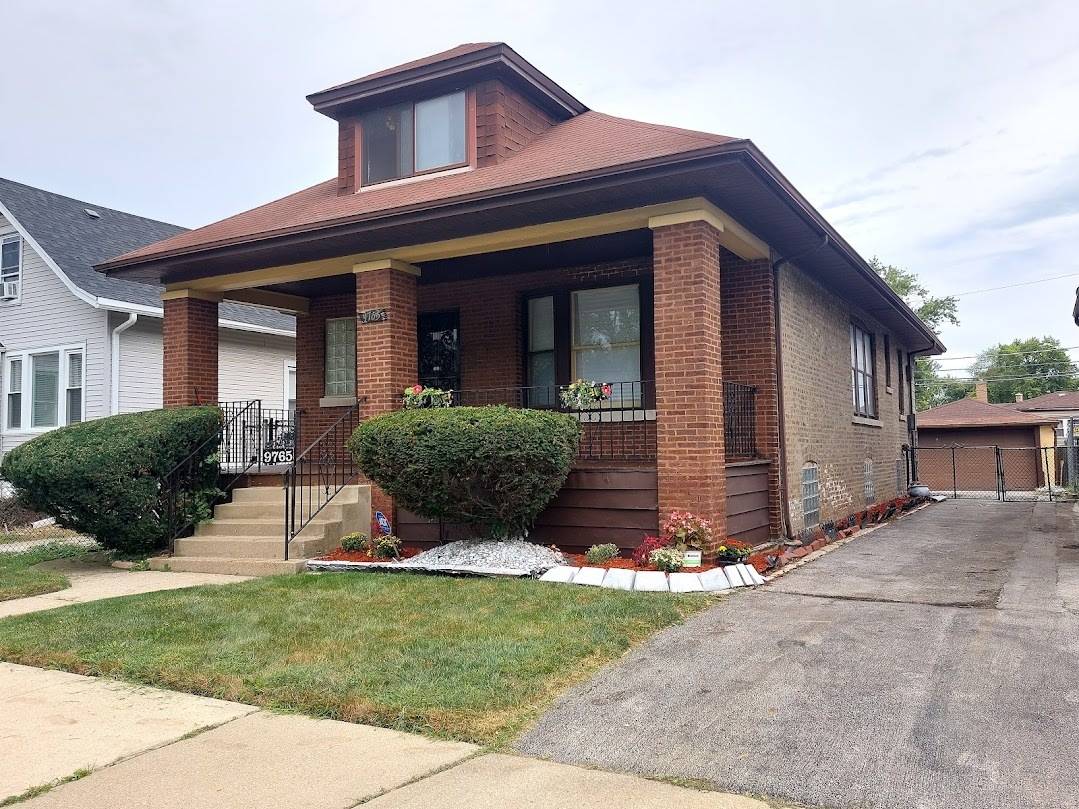 9765 S Winston AVE, Chicago, IL 60643