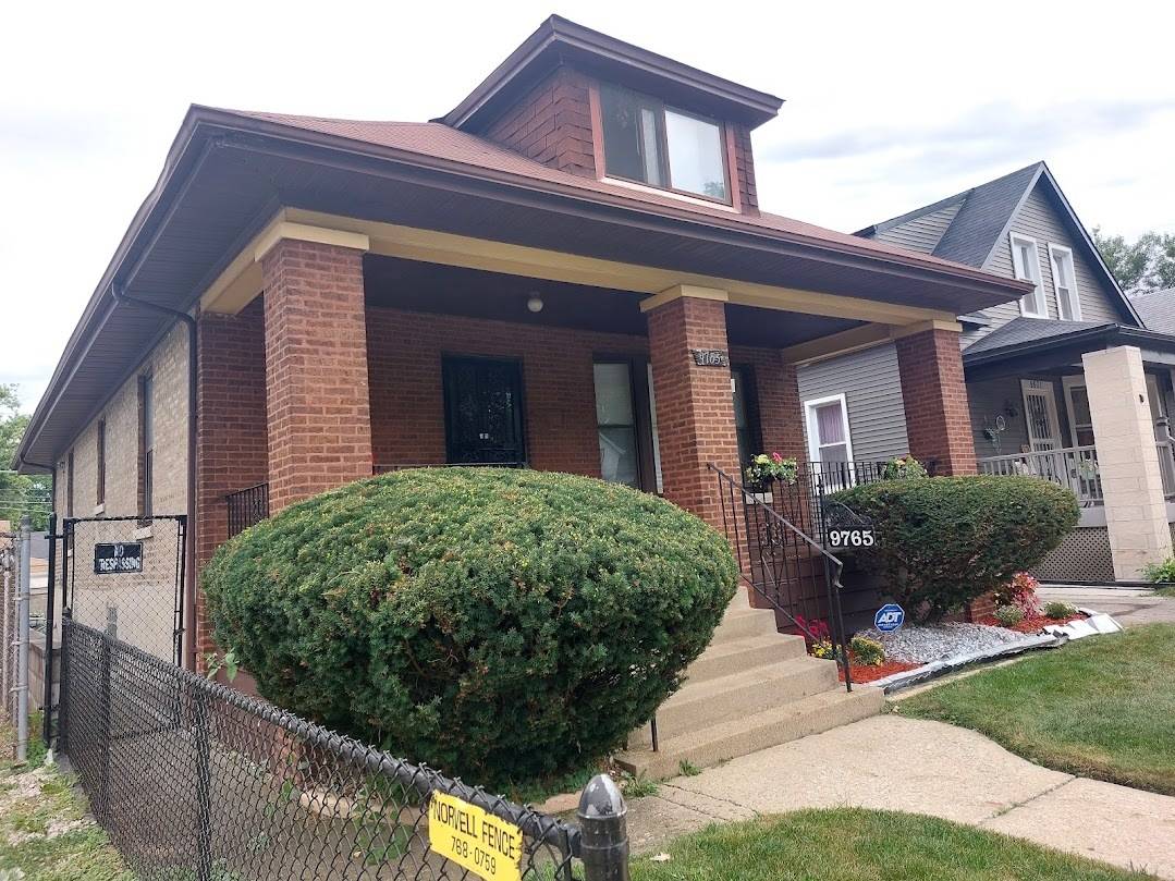 9765 S Winston AVE, Chicago, IL 60643