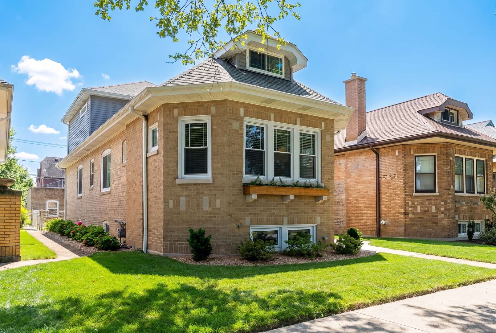 2637 W Coyle AVE, Chicago, IL 60645