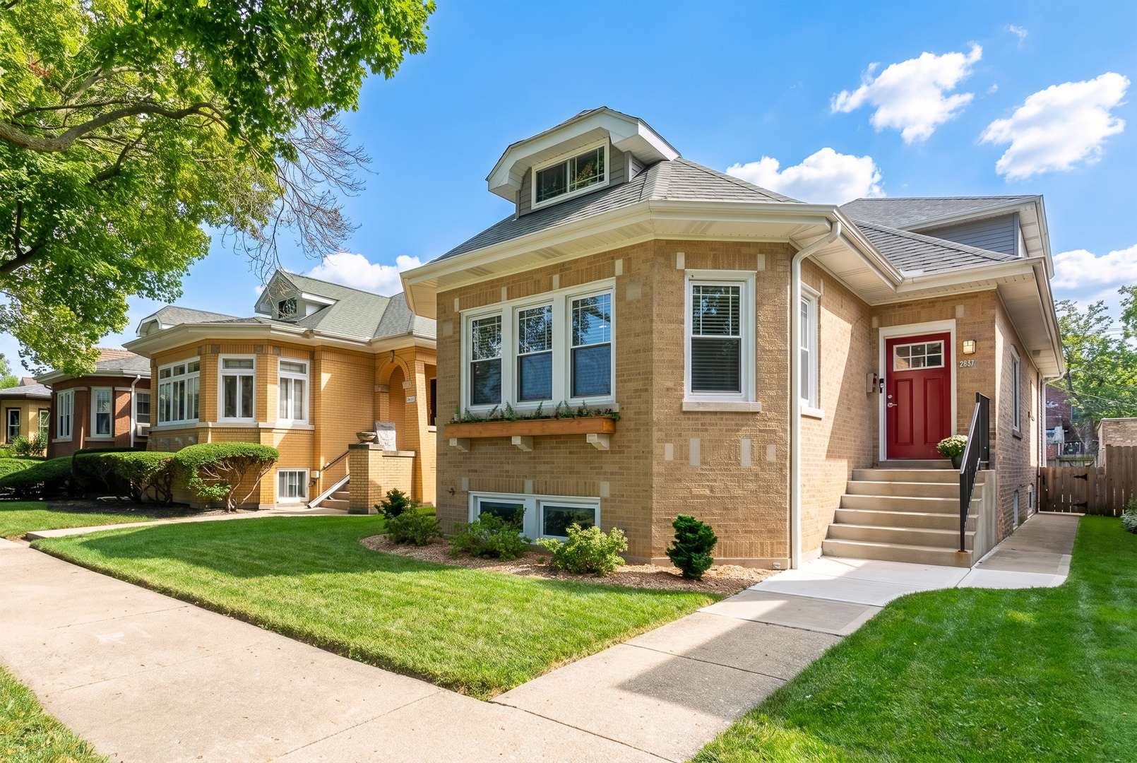2637 W Coyle AVE, Chicago, IL 60645