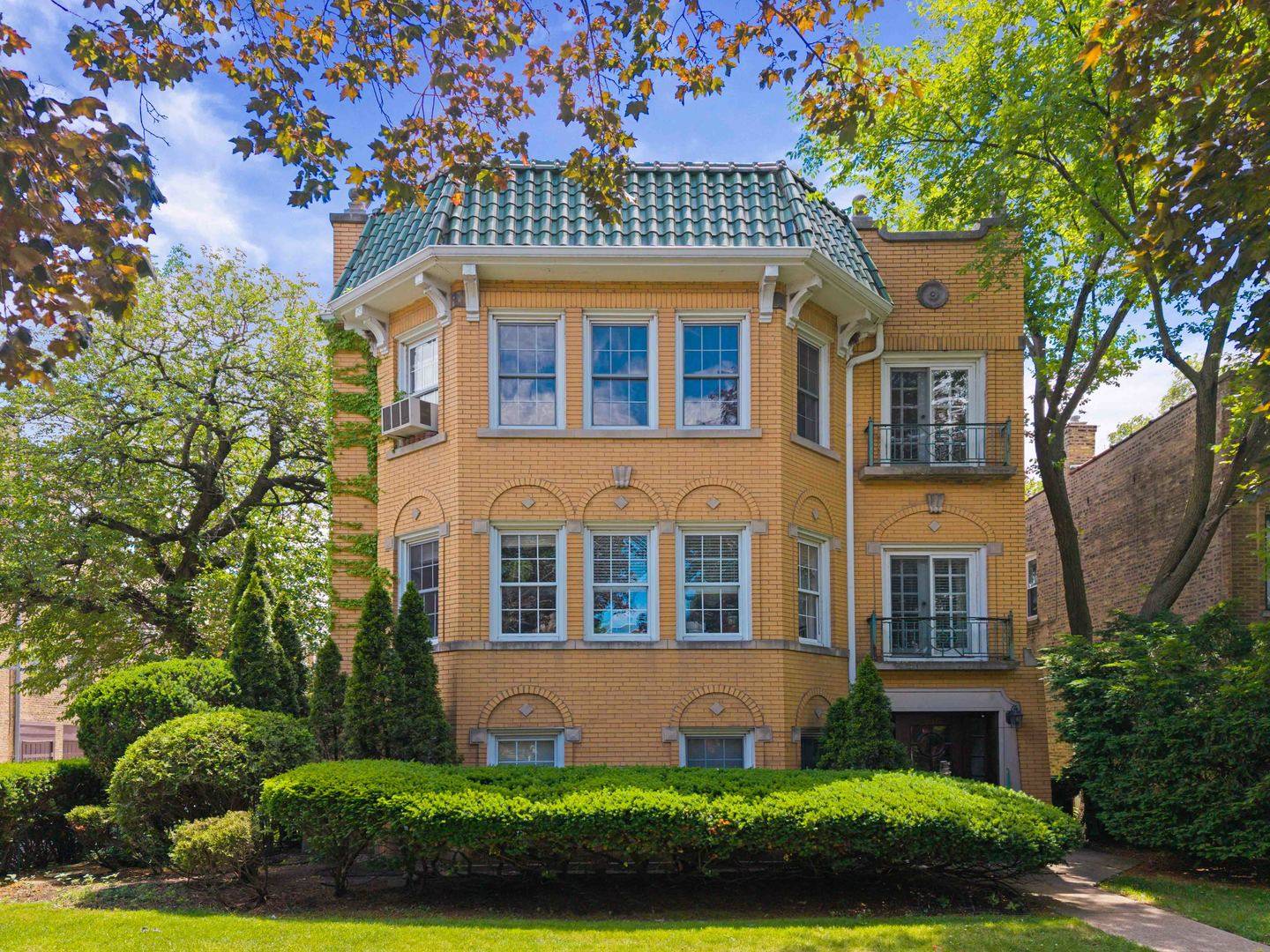 1016 Austin ST, Evanston, IL 60202