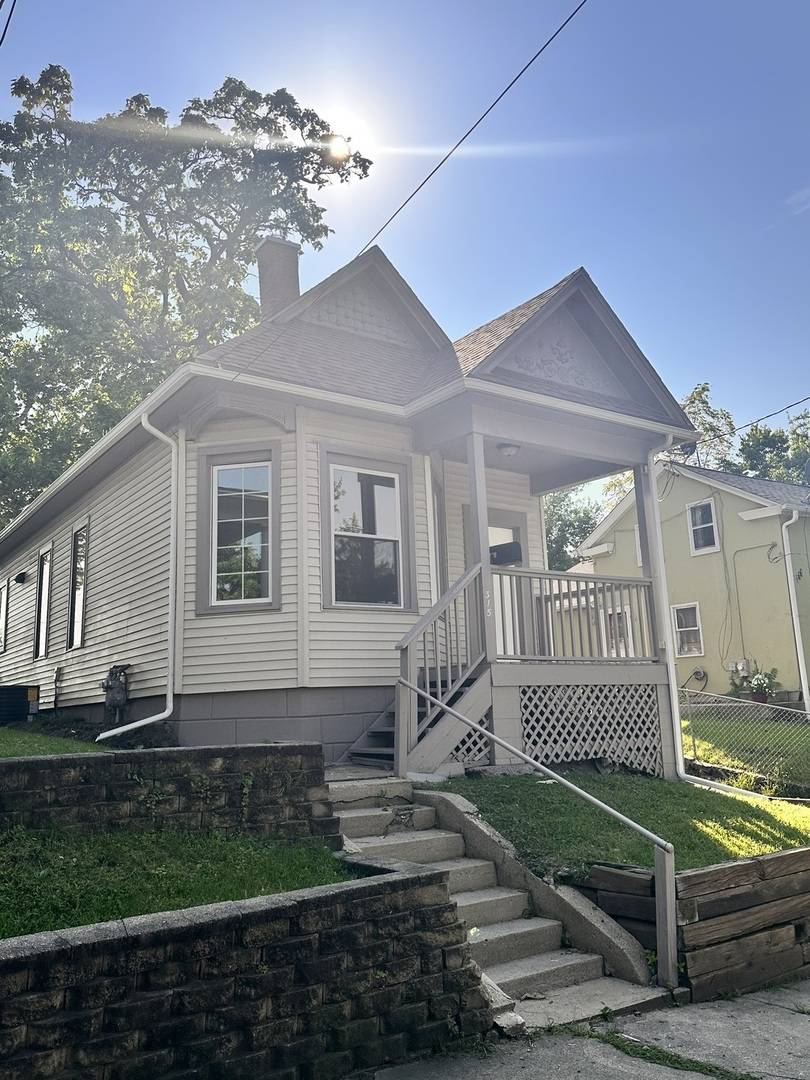 315 Flagg ST, Aurora, IL 60505
