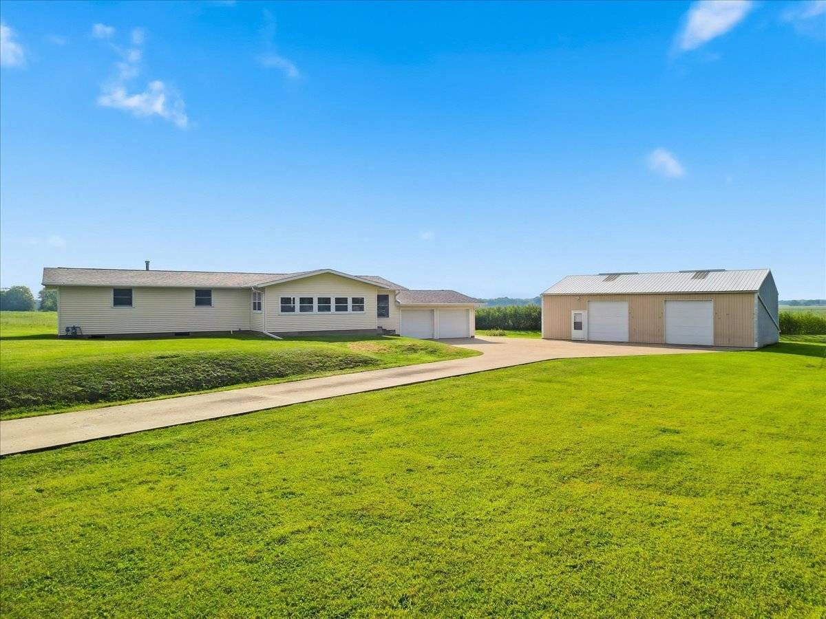 15661 Moline RD, Lyndon, IL 61261