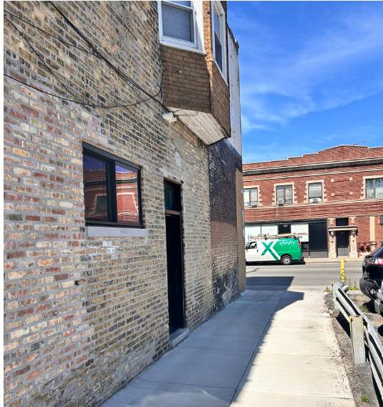 4119 W Montrose AVE #1, Chicago, IL 60641
