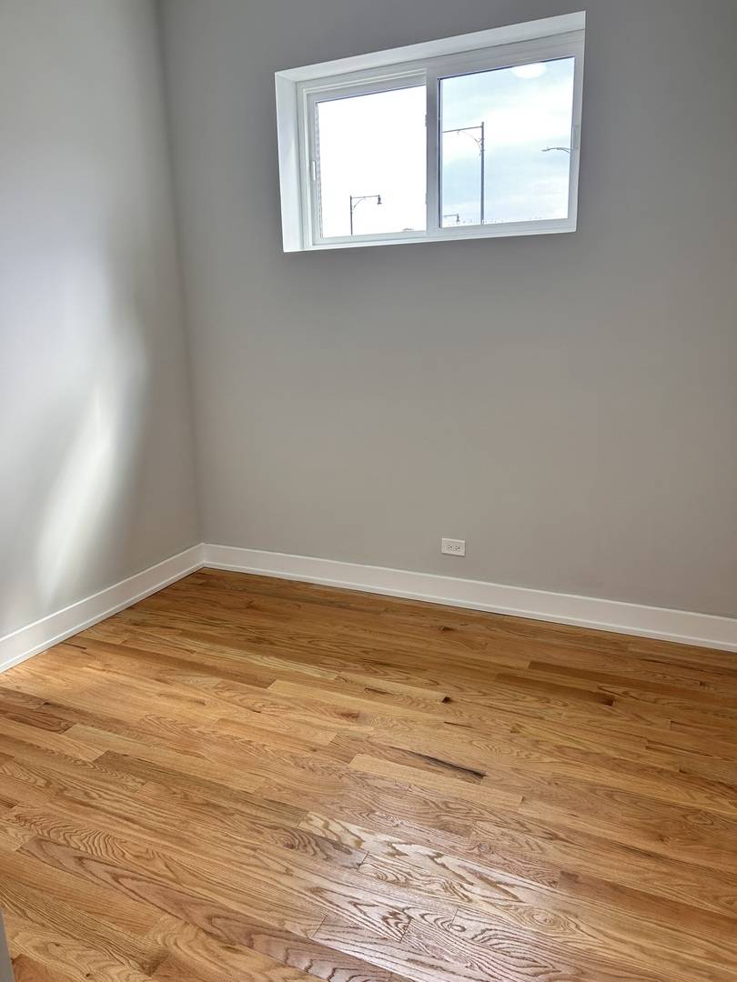 4119 W Montrose AVE #1, Chicago, IL 60641