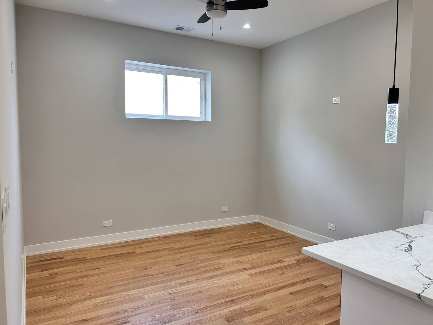 4121 W Montrose AVE #1, Chicago, IL 60641