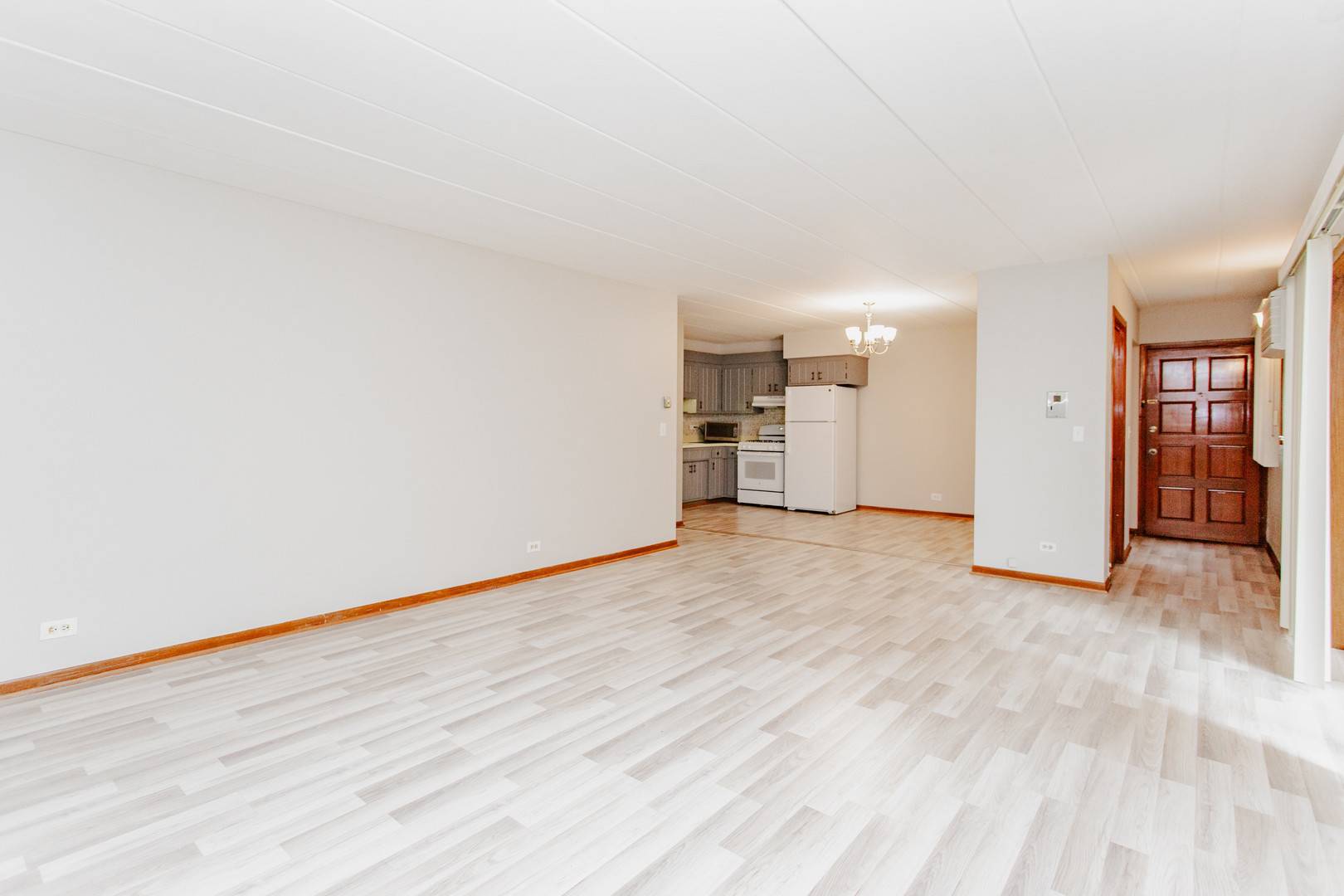 1633 River ST #2A, Des Plaines, IL 60016