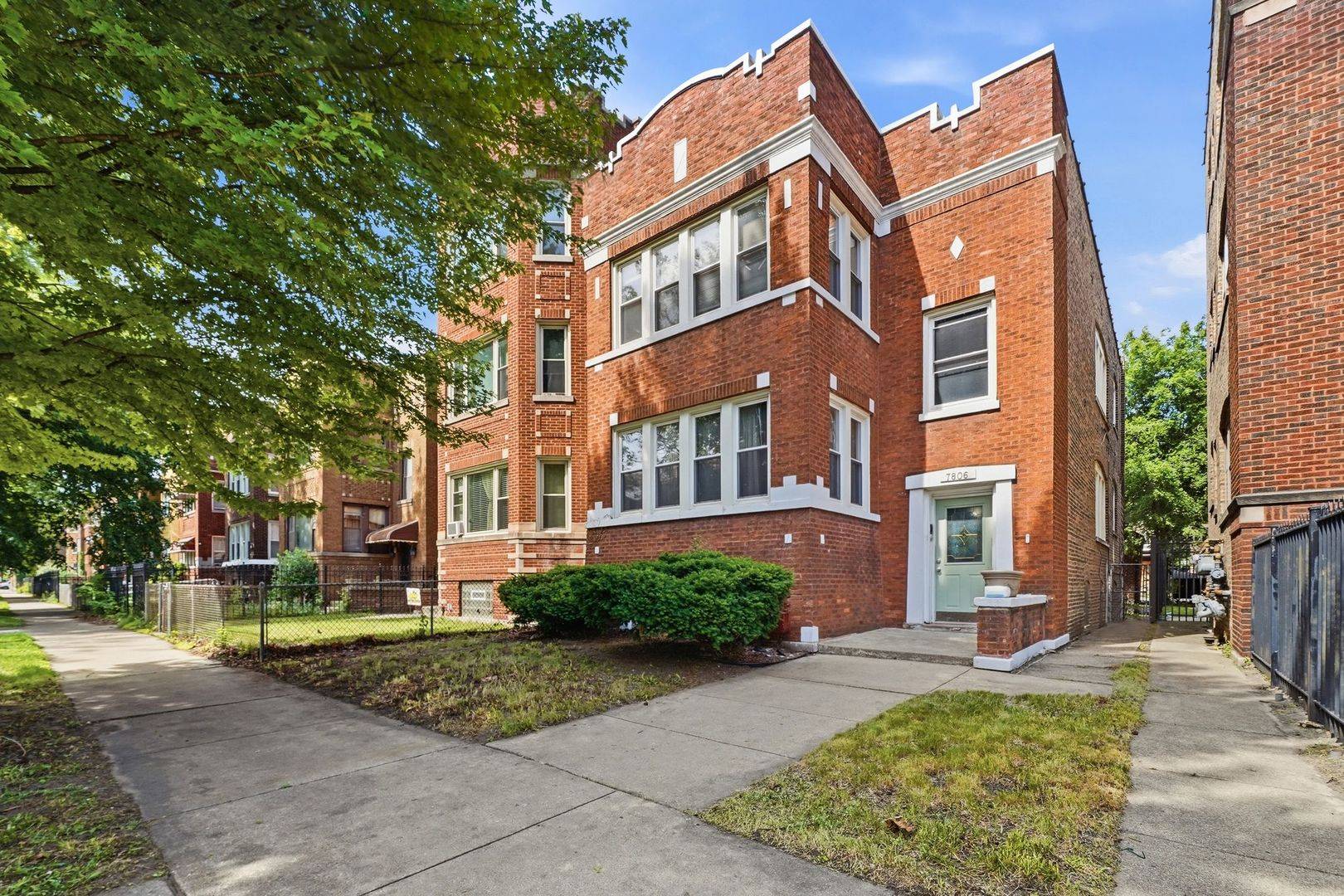7806 S CREGIER AVE, Chicago, IL 60649