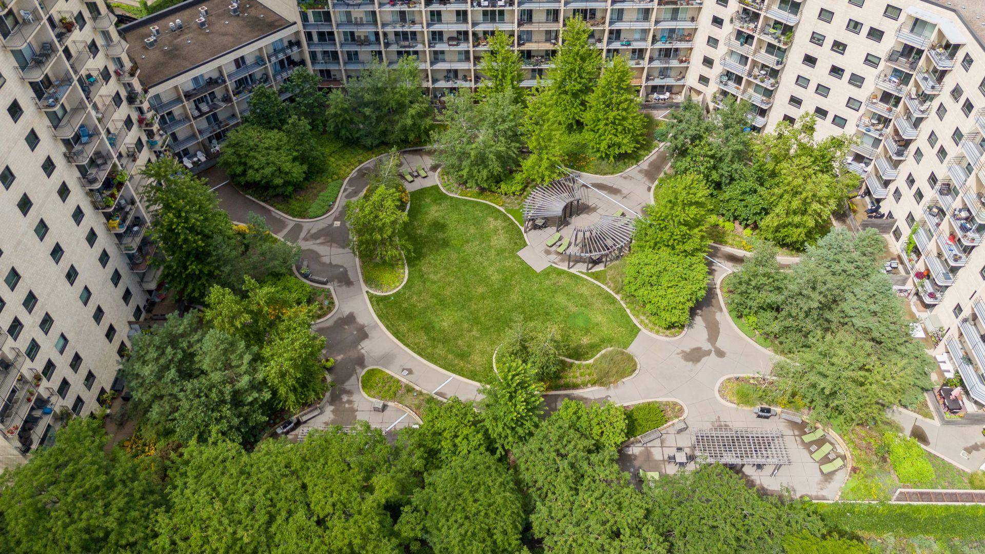 1225 Lasalle AVE #1307, Minneapolis, MN 55403