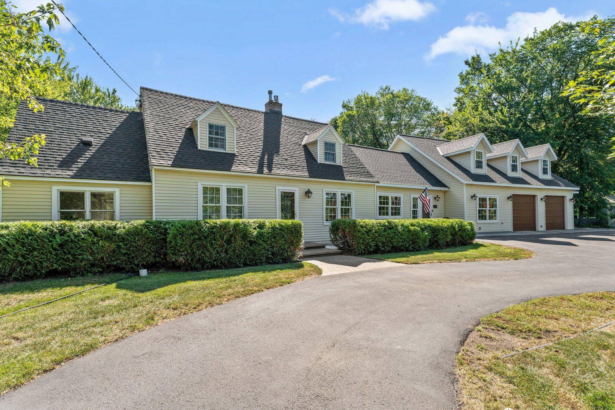 25745 Wild Rose LN, Excelsior, MN 55331