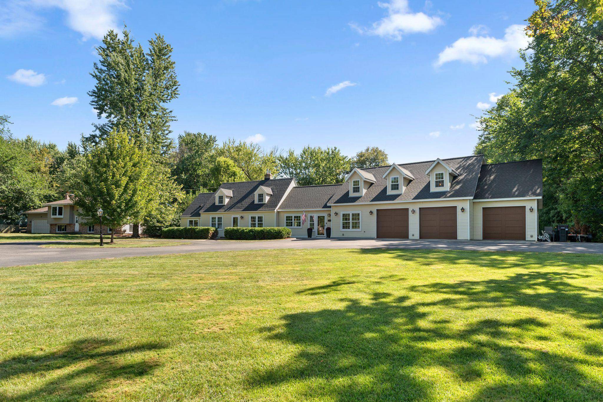 25745 Wild Rose LN, Excelsior, MN 55331