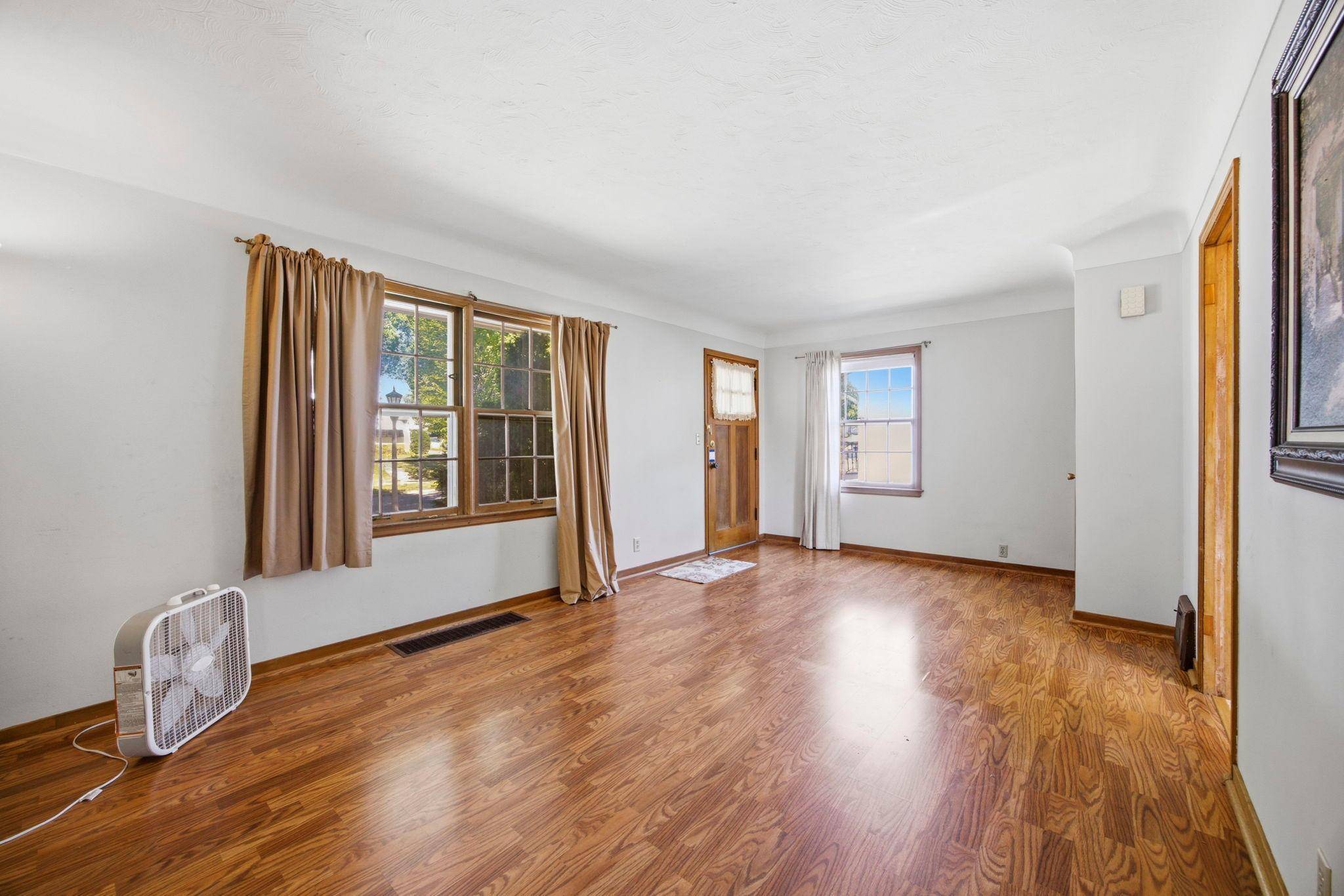 2116 Fremont AVE E, Saint Paul, MN 55119