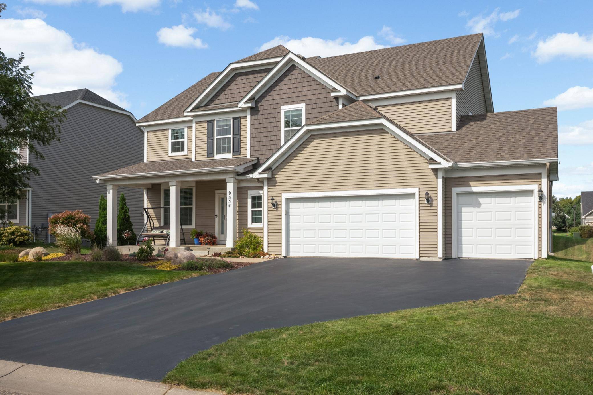 9354 Summerlin RD, Woodbury, MN 55129