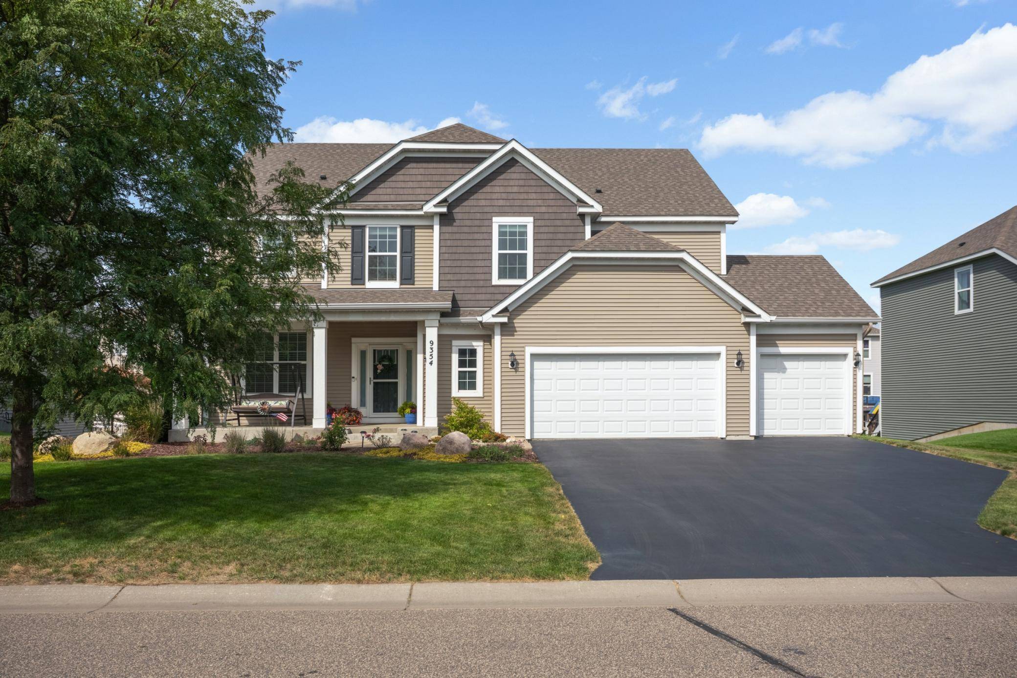9354 Summerlin RD, Woodbury, MN 55129