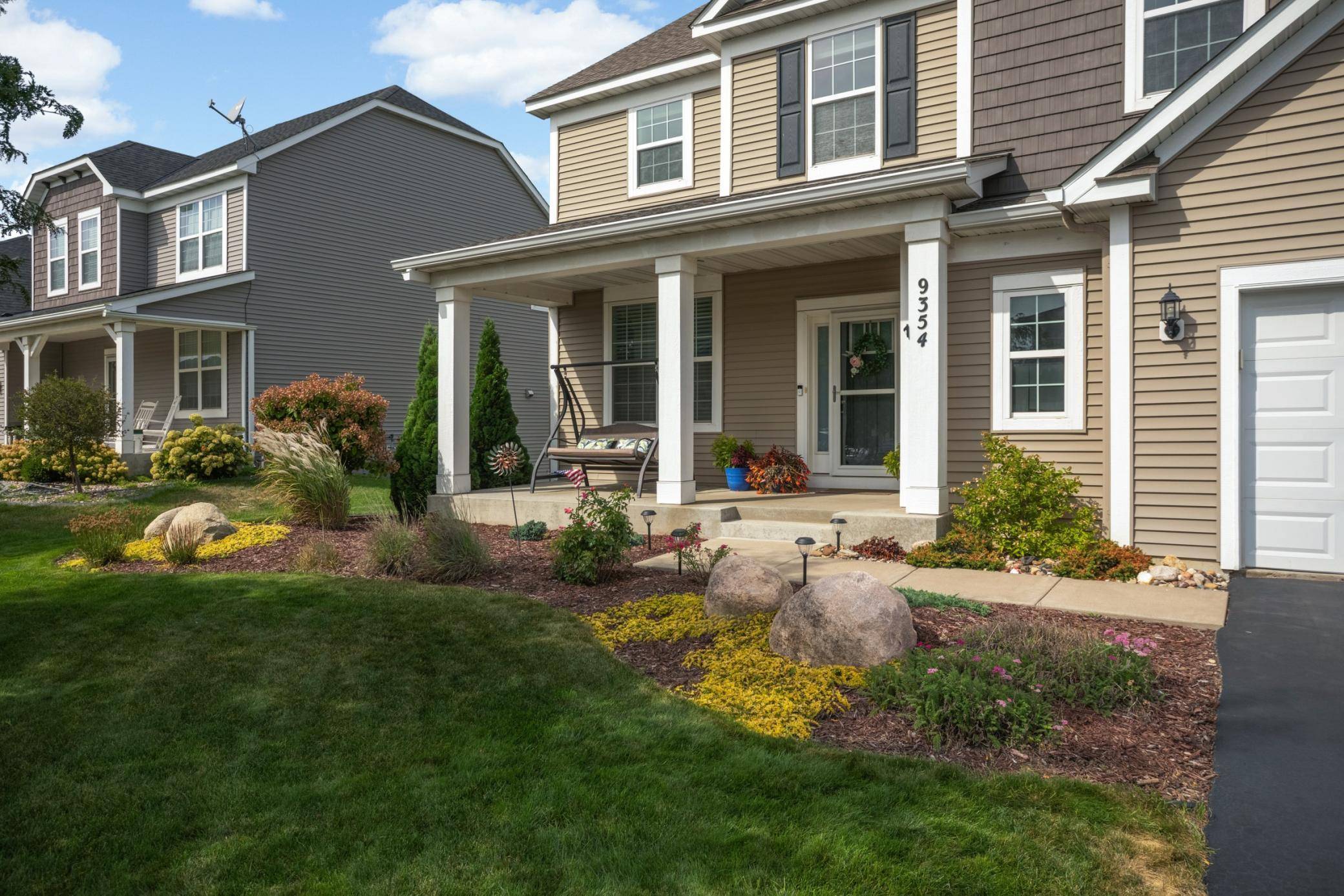 9354 Summerlin RD, Woodbury, MN 55129