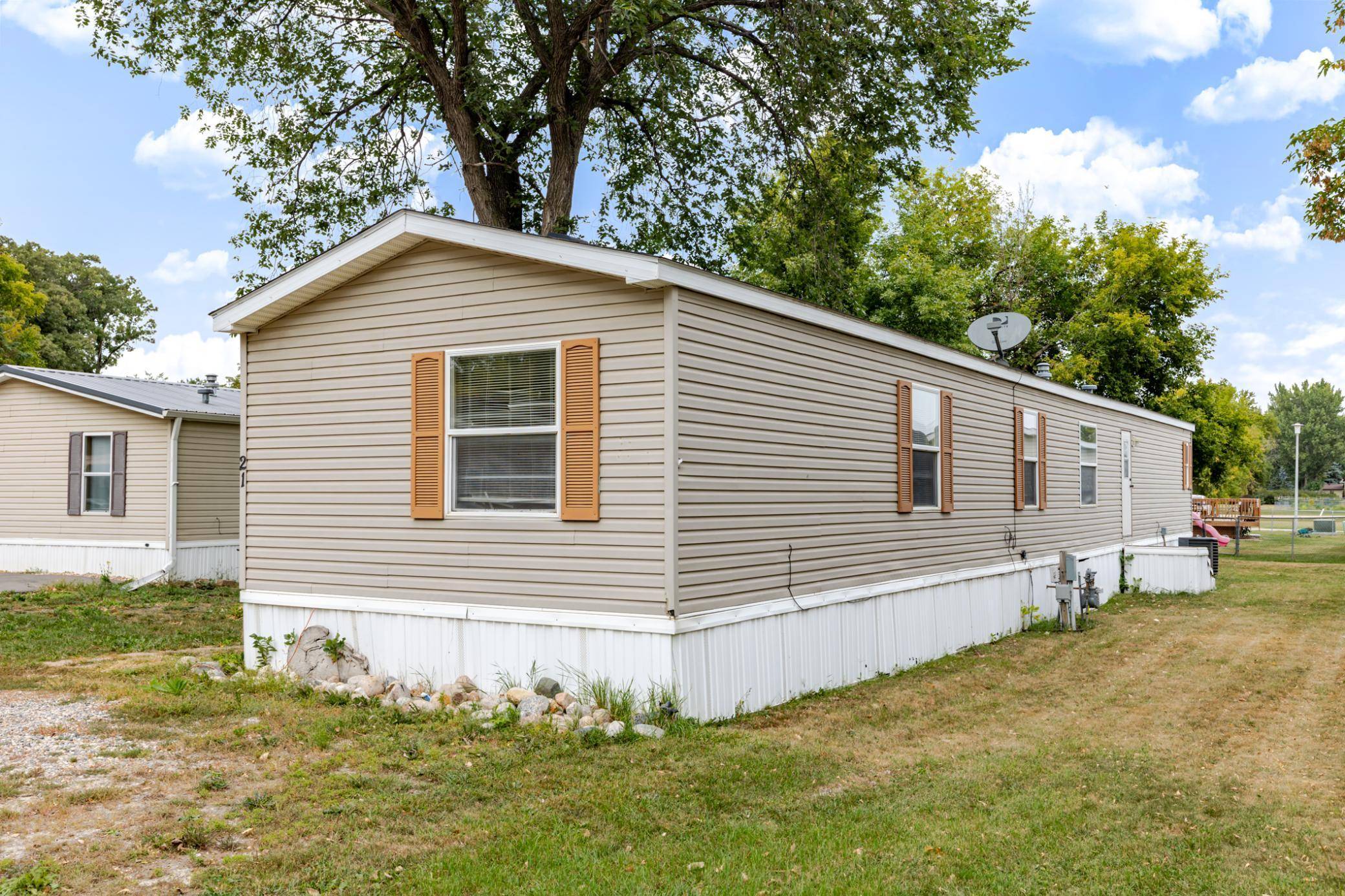 21 Horseshoe Bend, Horace, ND 58047