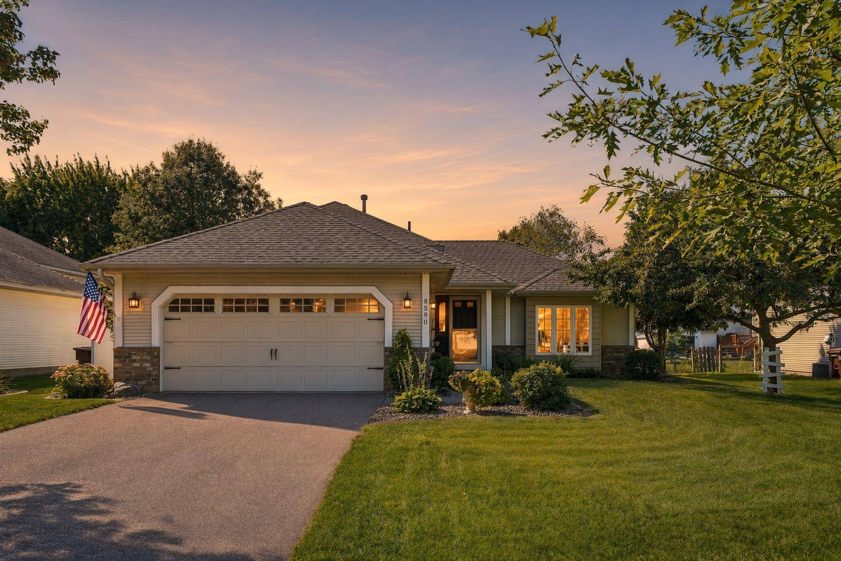 8590 Jorgensen AVE S, Cottage Grove, MN 55016