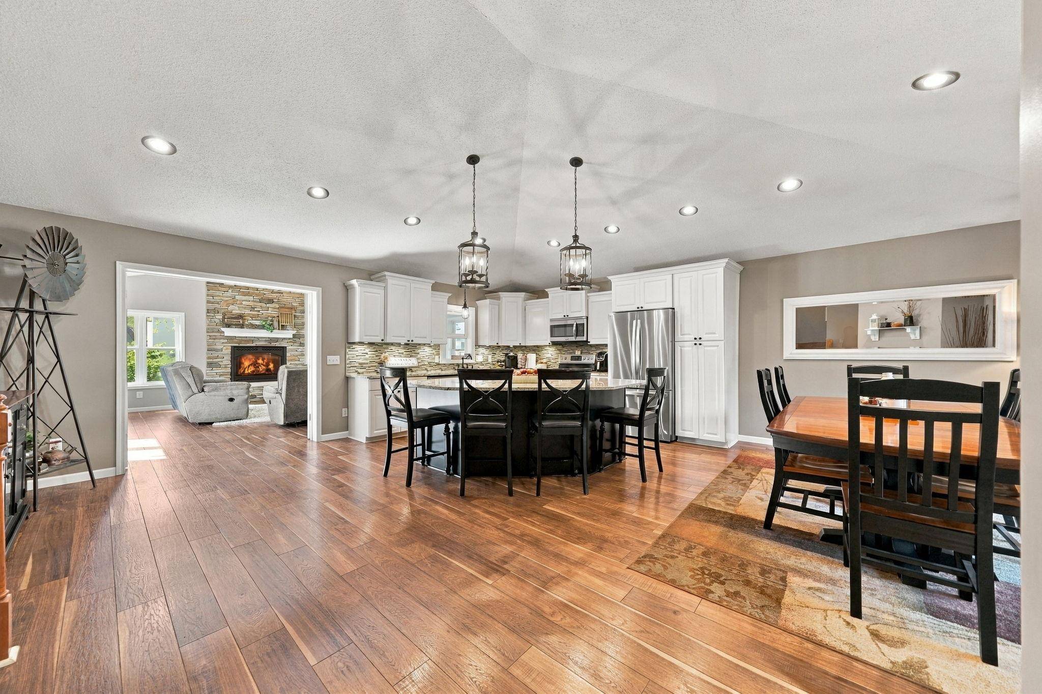 8590 Jorgensen AVE S, Cottage Grove, MN 55016