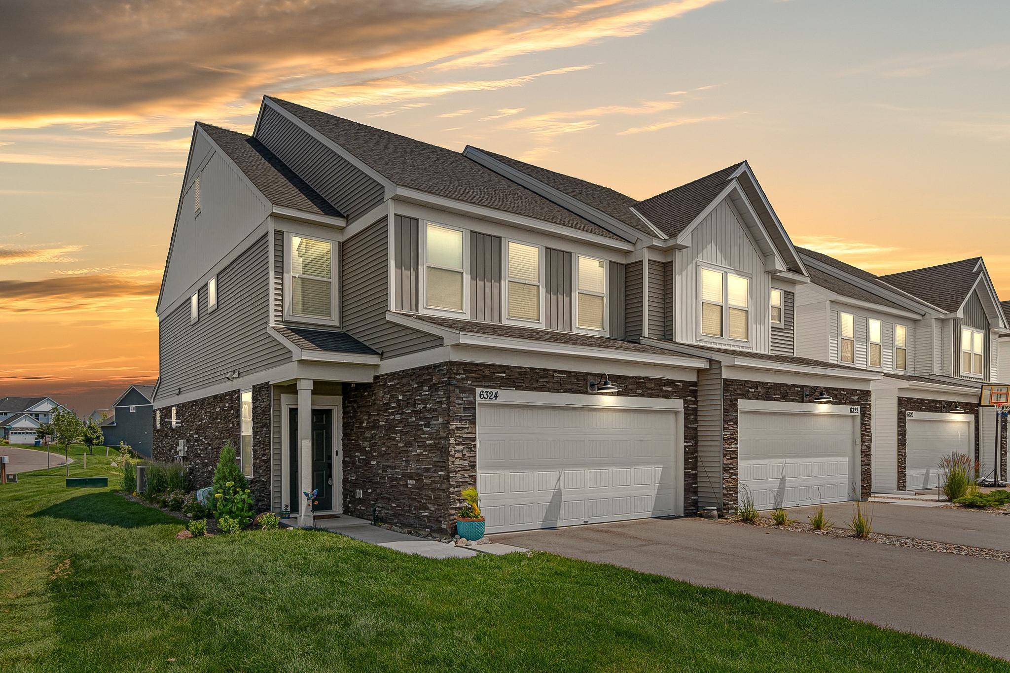 6324 Larkspur LN, Corcoran, MN 55340