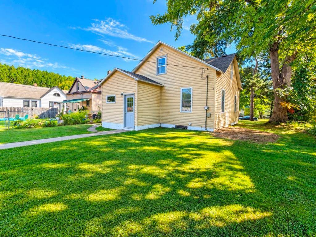 105 Sadie ST, Marble, MN 55764