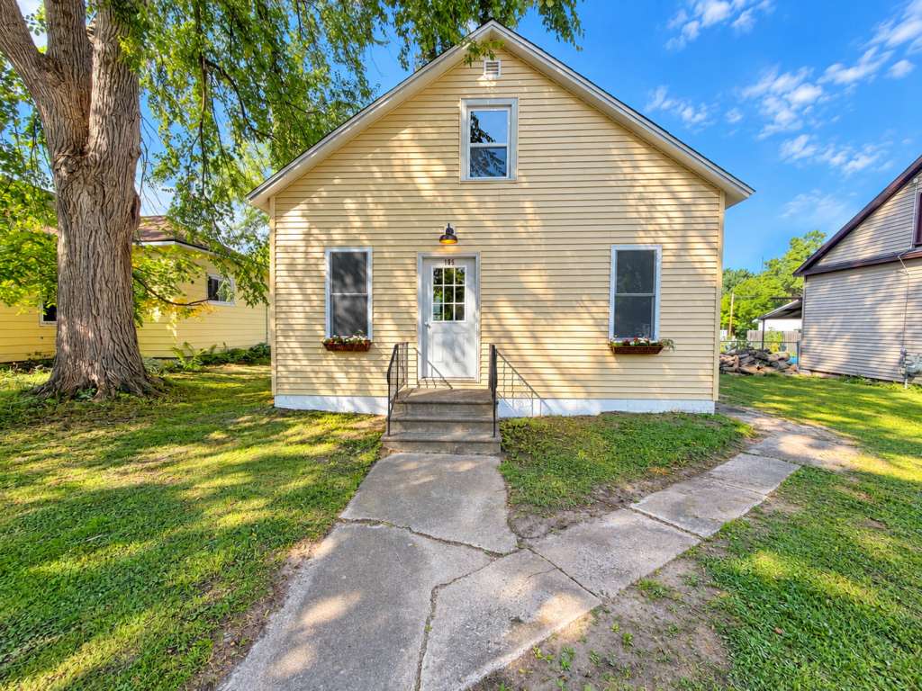 105 Sadie ST, Marble, MN 55764