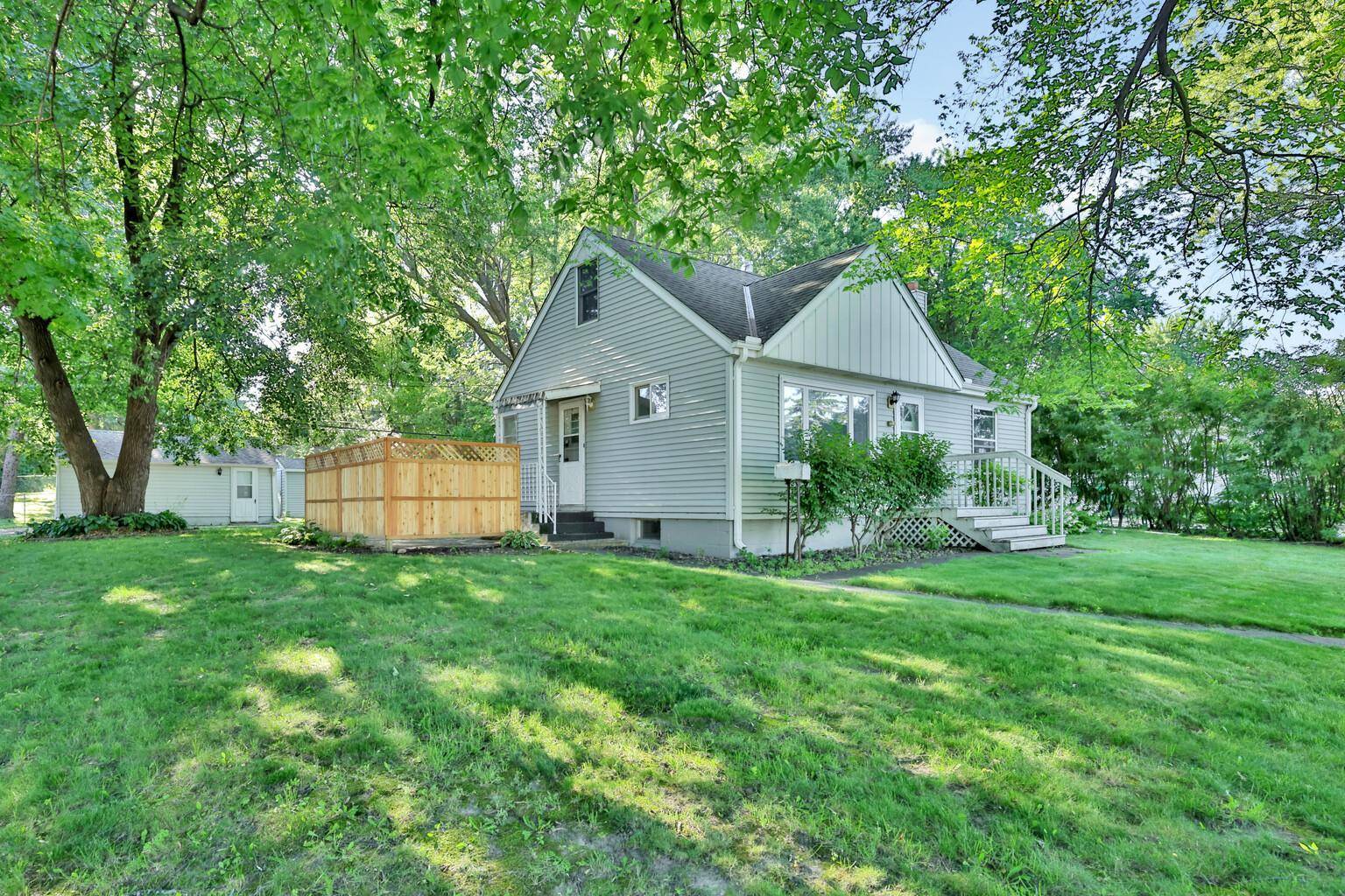 2966 Louisiana AVE N, Crystal, MN 55427