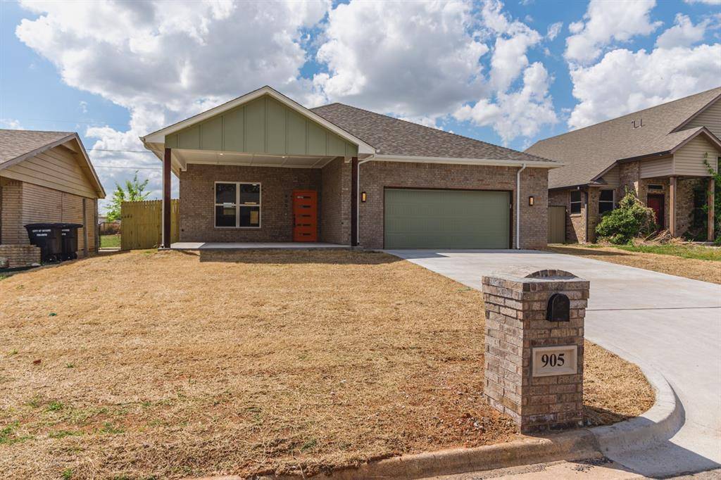 905 S Howard AVE, Moore, OK 73160
