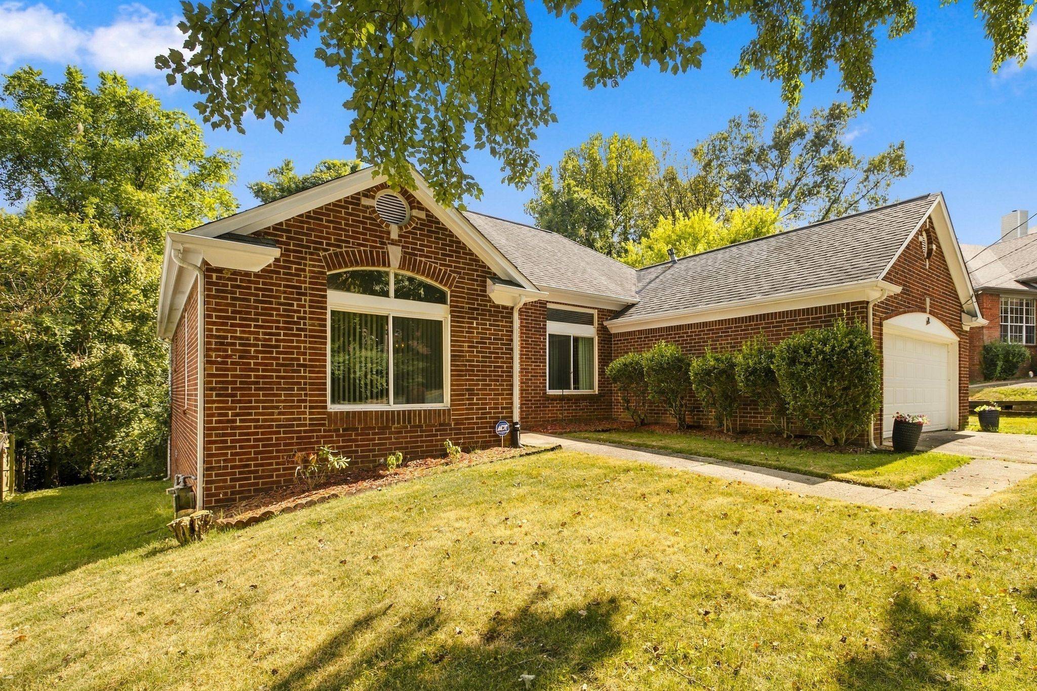 408 Black Mountain Dr, Antioch, TN 37013