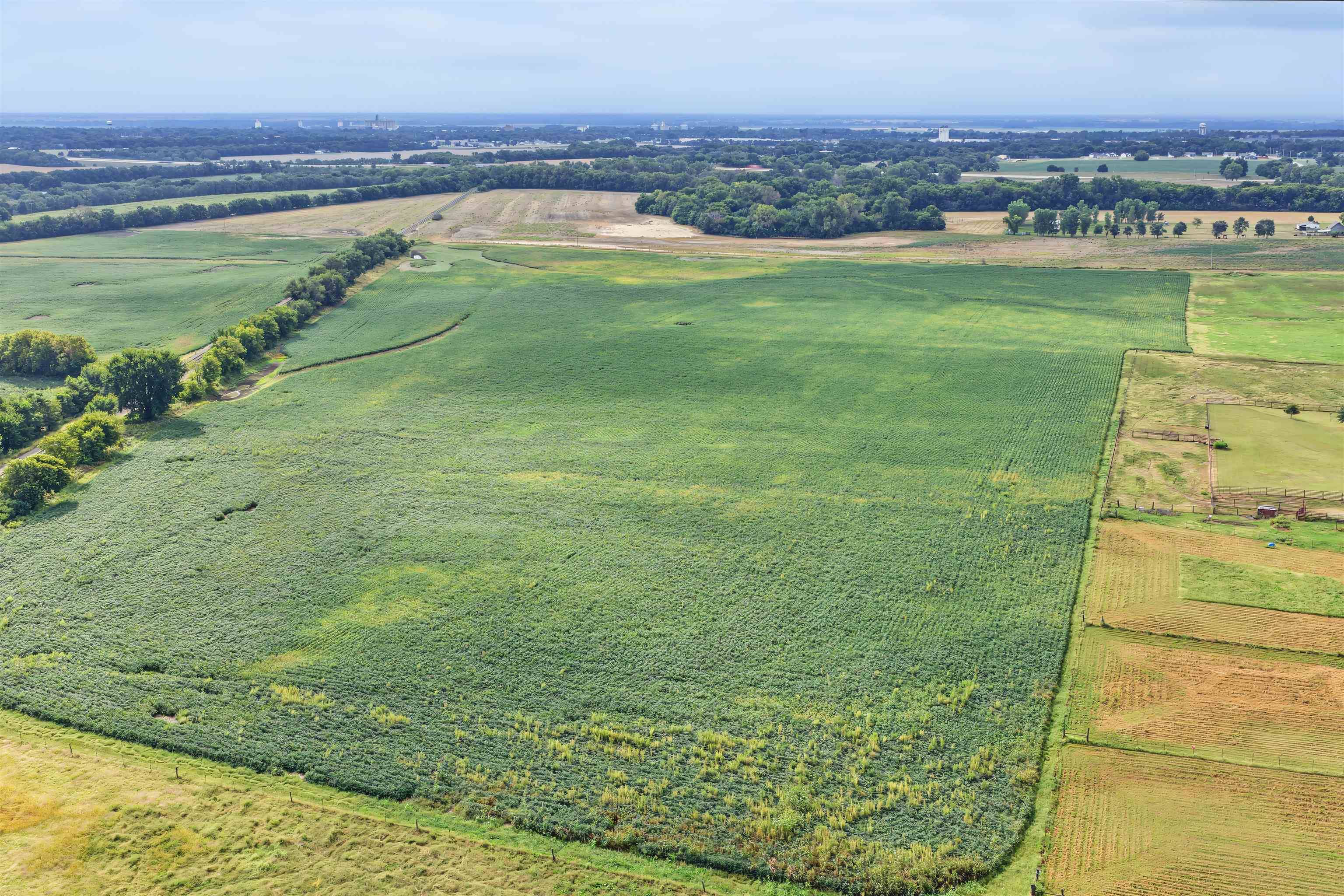 00000 Flag Rd, Abilene, KS 67410