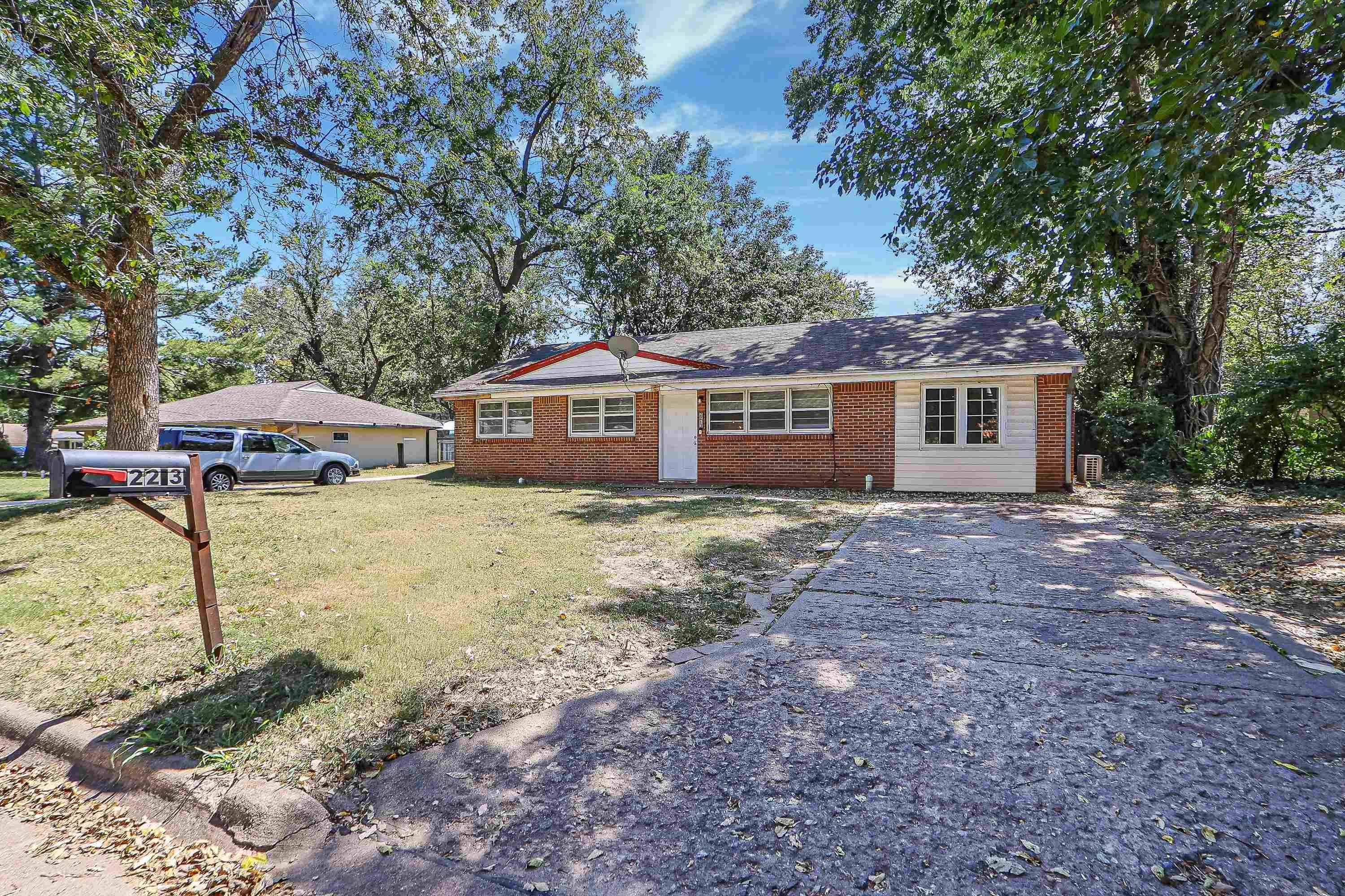 2213 Todd Rd, Manhattan, KS 66502-3443