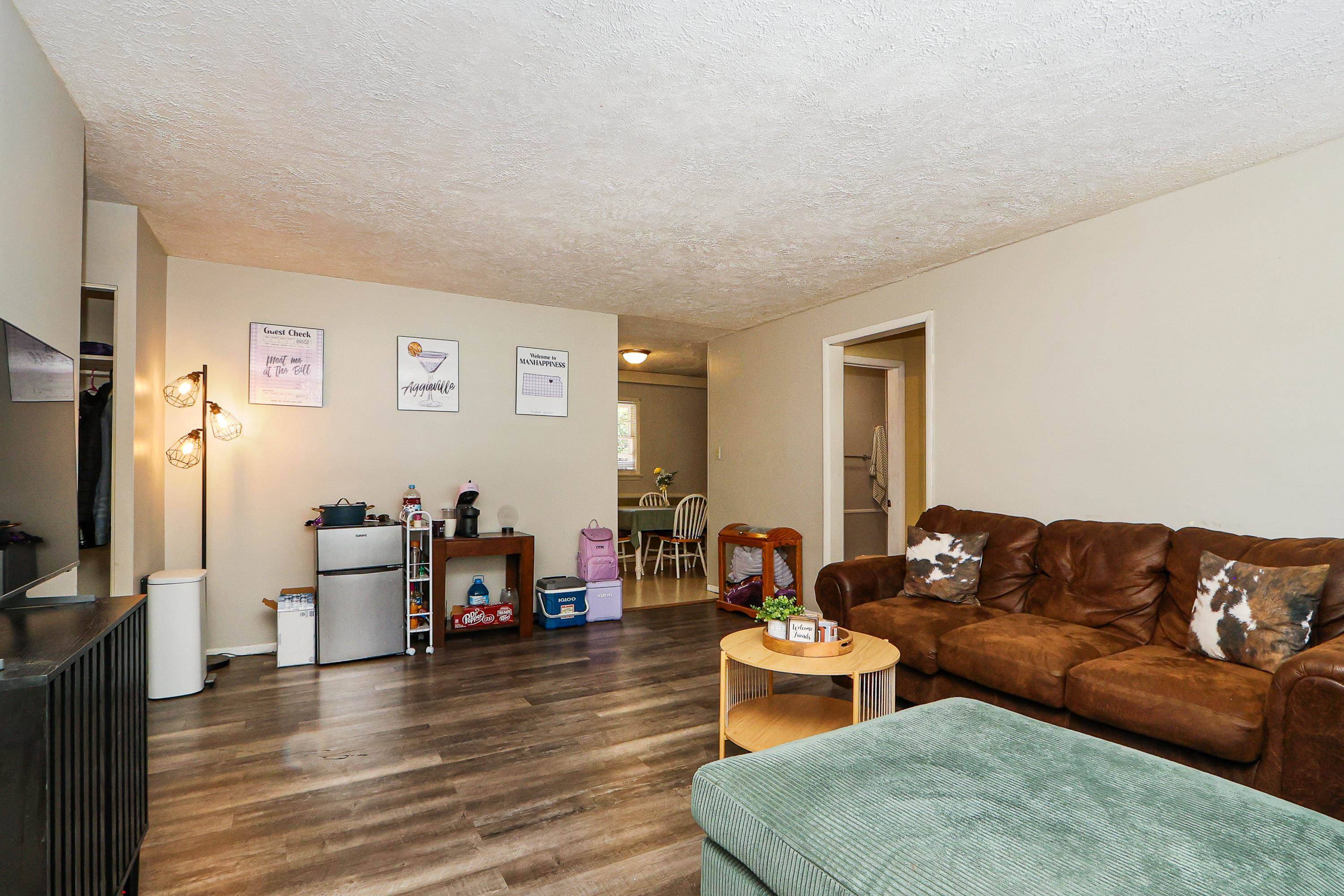 2213 Todd Rd, Manhattan, KS 66502-3443