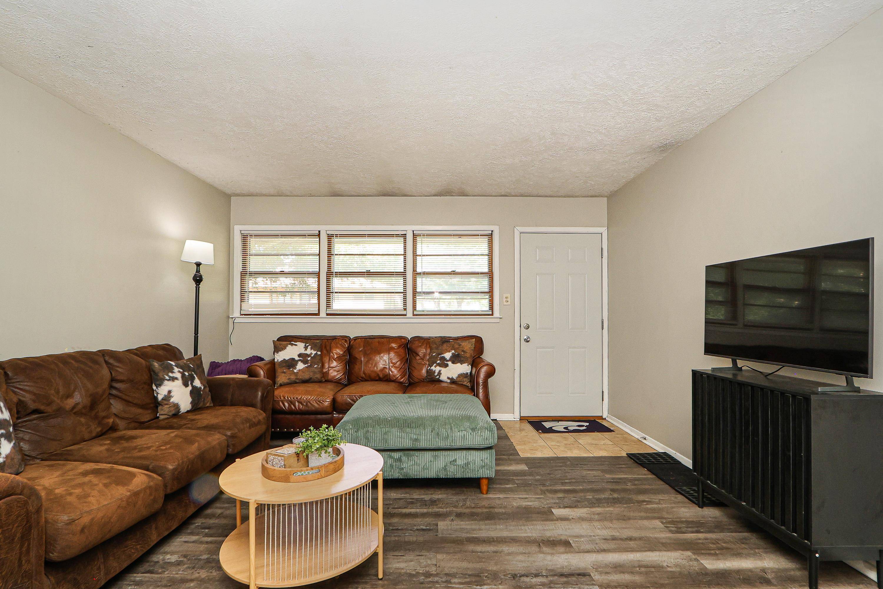 2213 Todd Rd, Manhattan, KS 66502-3443