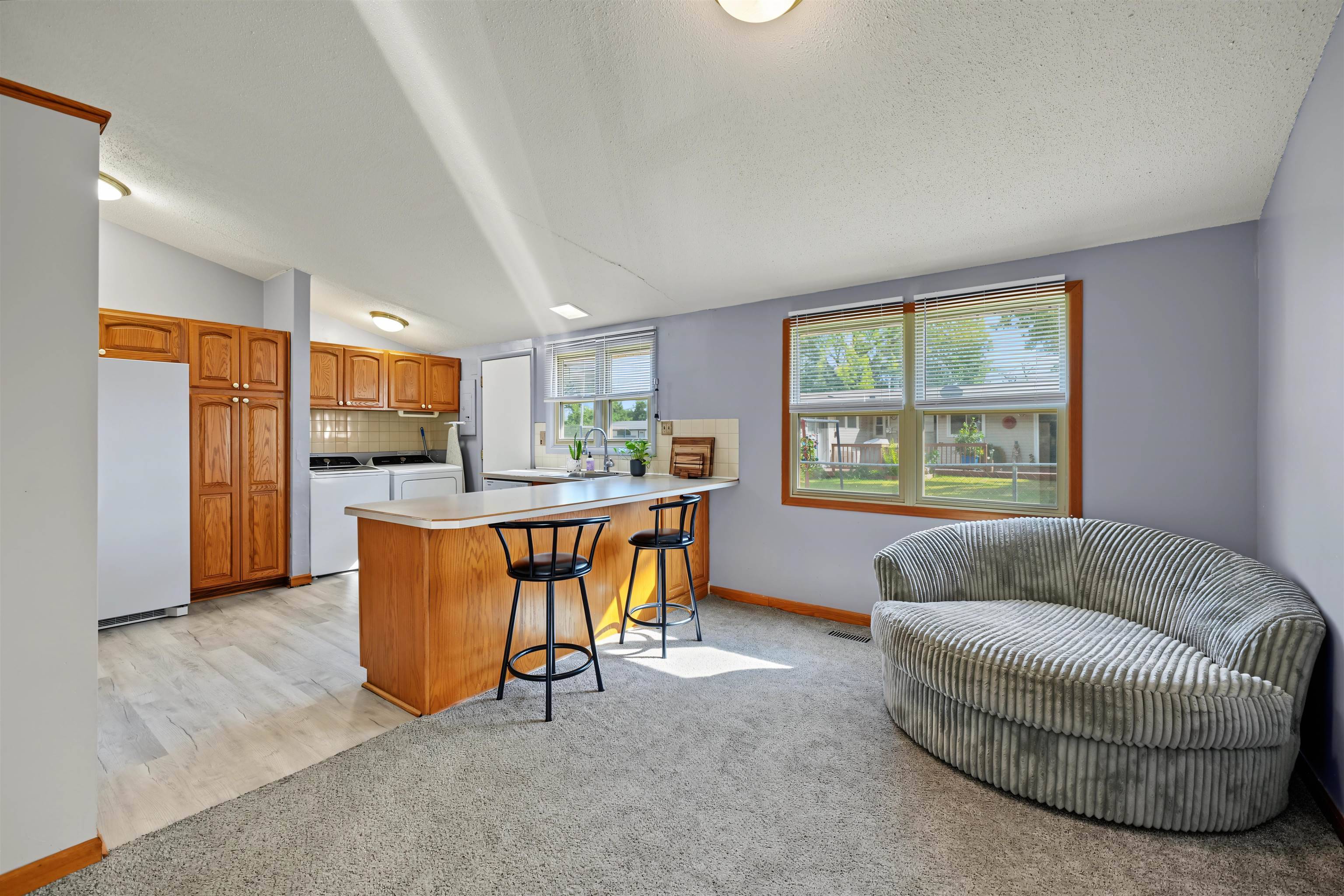 3216 Canterbury Dr, Salina, KS 67401