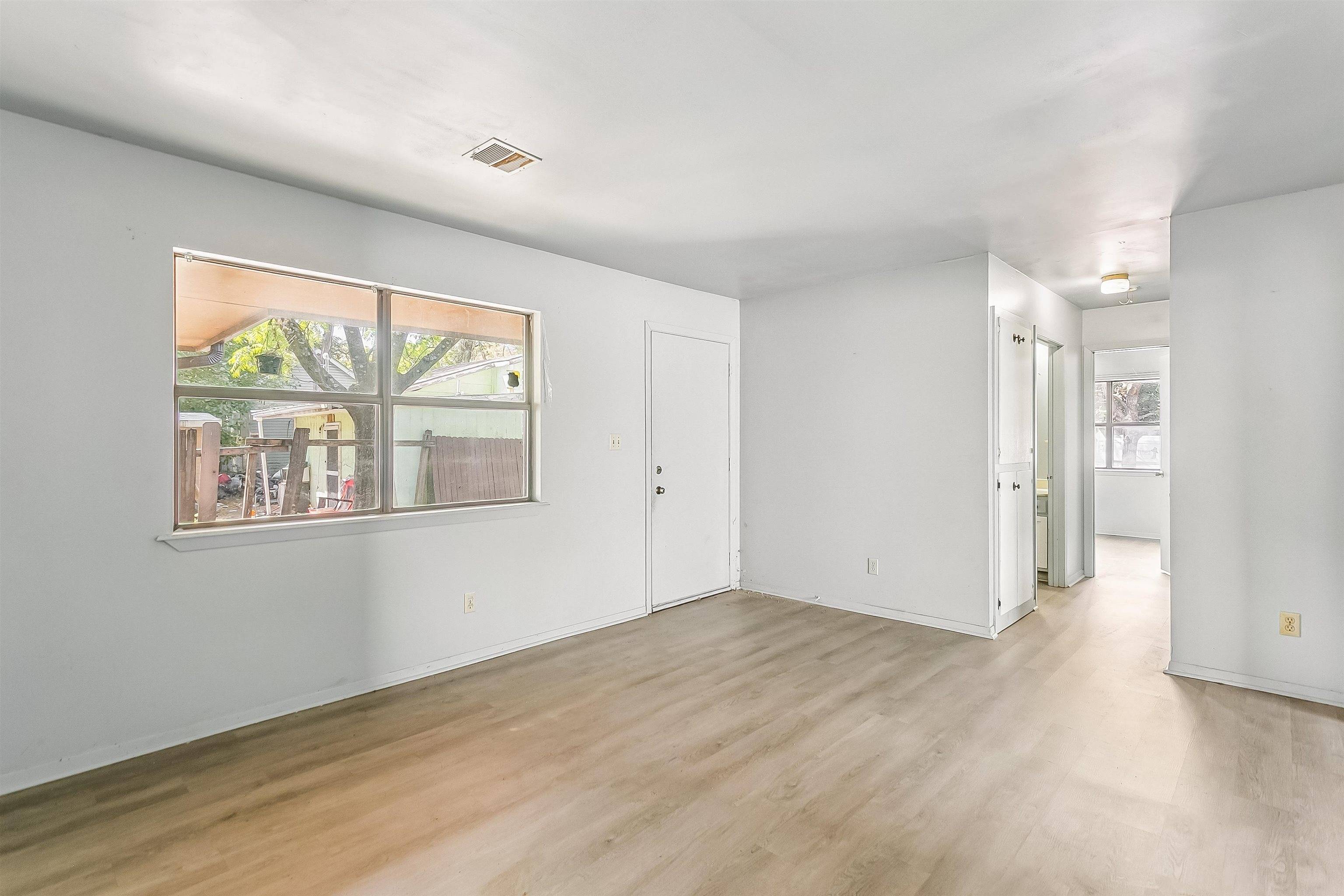 430 N Dodge, Wichita, KS 67203