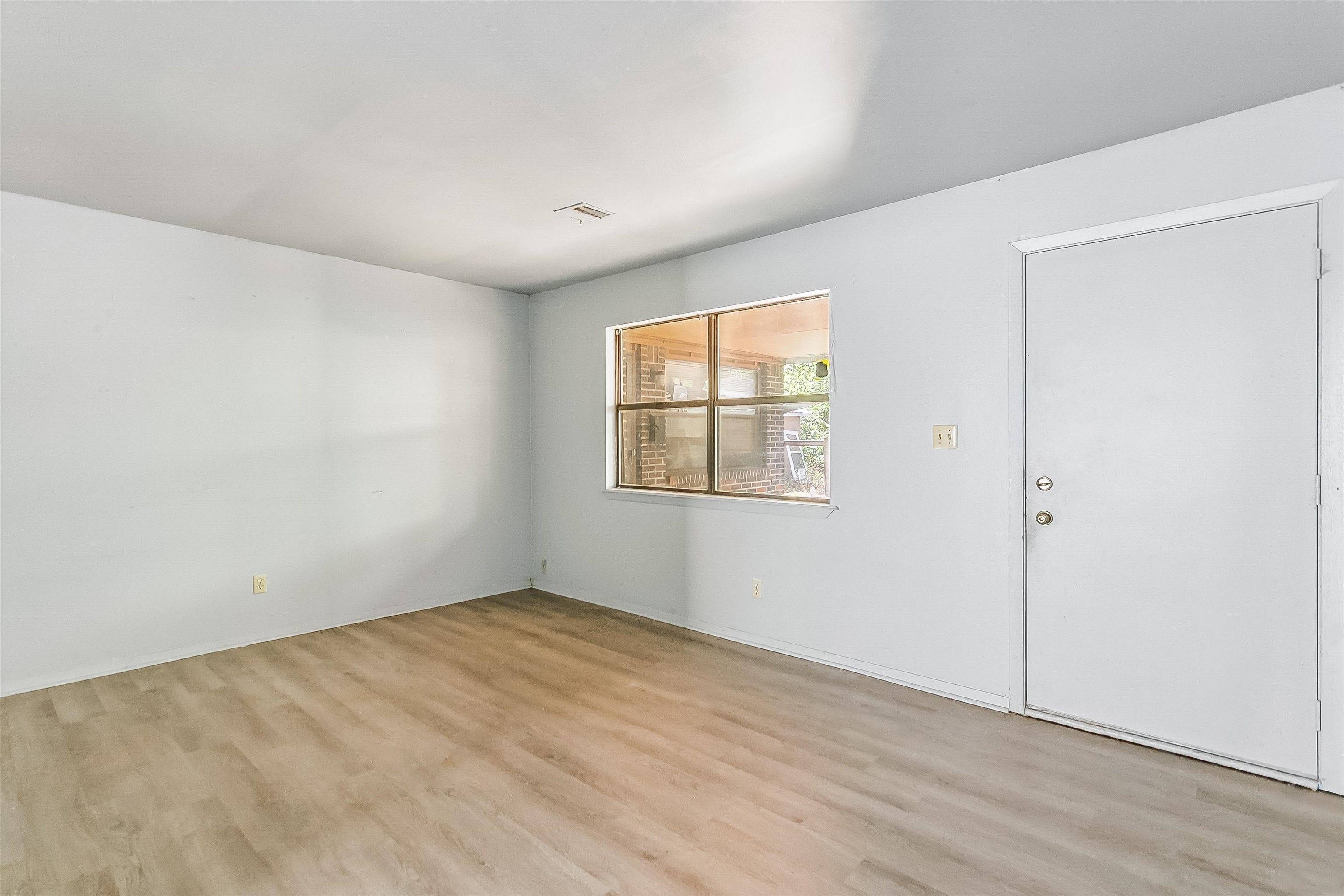 430 N Dodge, Wichita, KS 67203