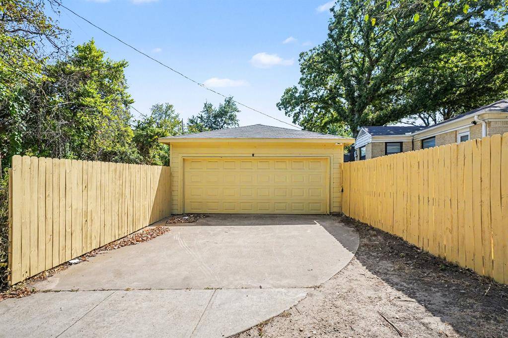 910 Reverchon Drive, Dallas, TX 75211
