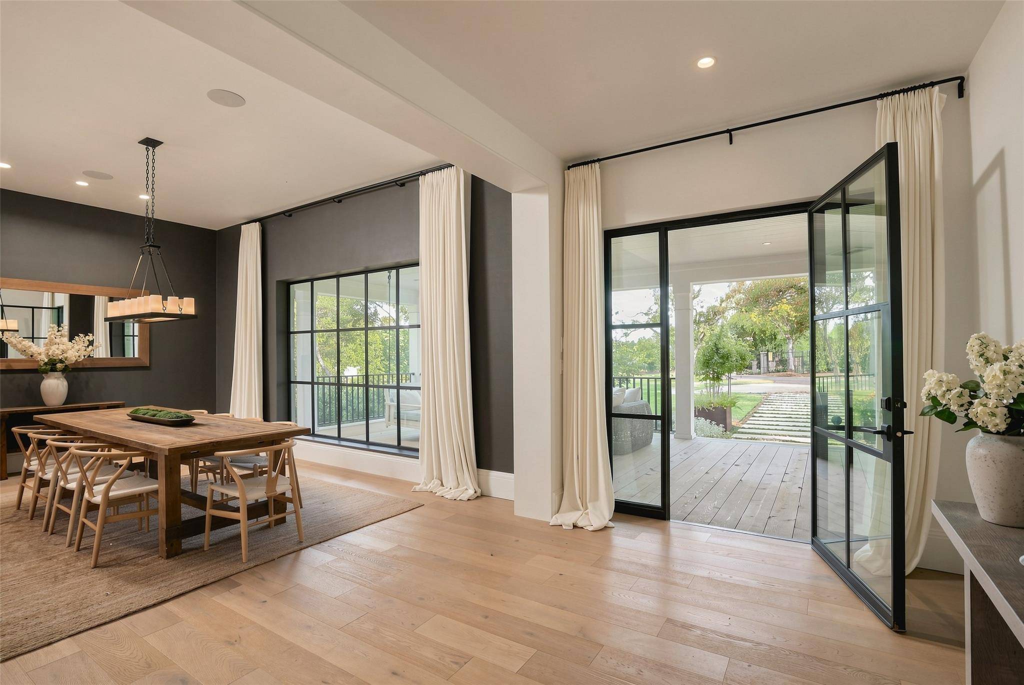 24 Cousteau LN, Austin, TX 78746